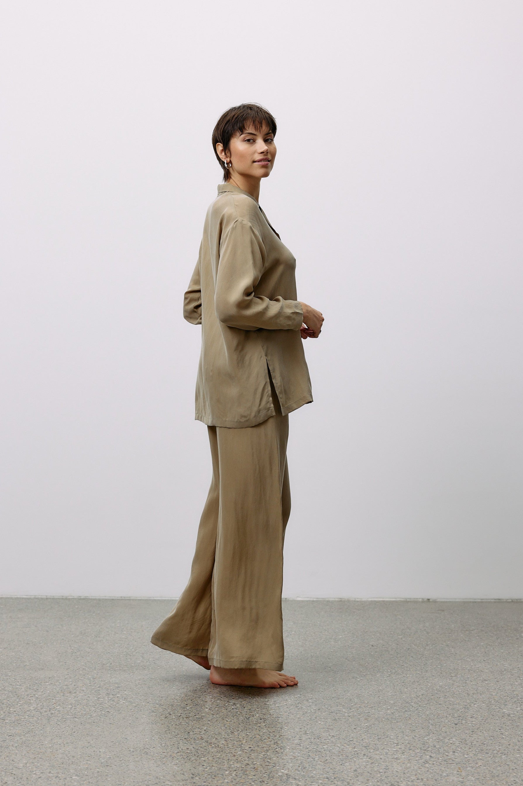 Woven Cupro Blouse - coriander - von Moya Kala