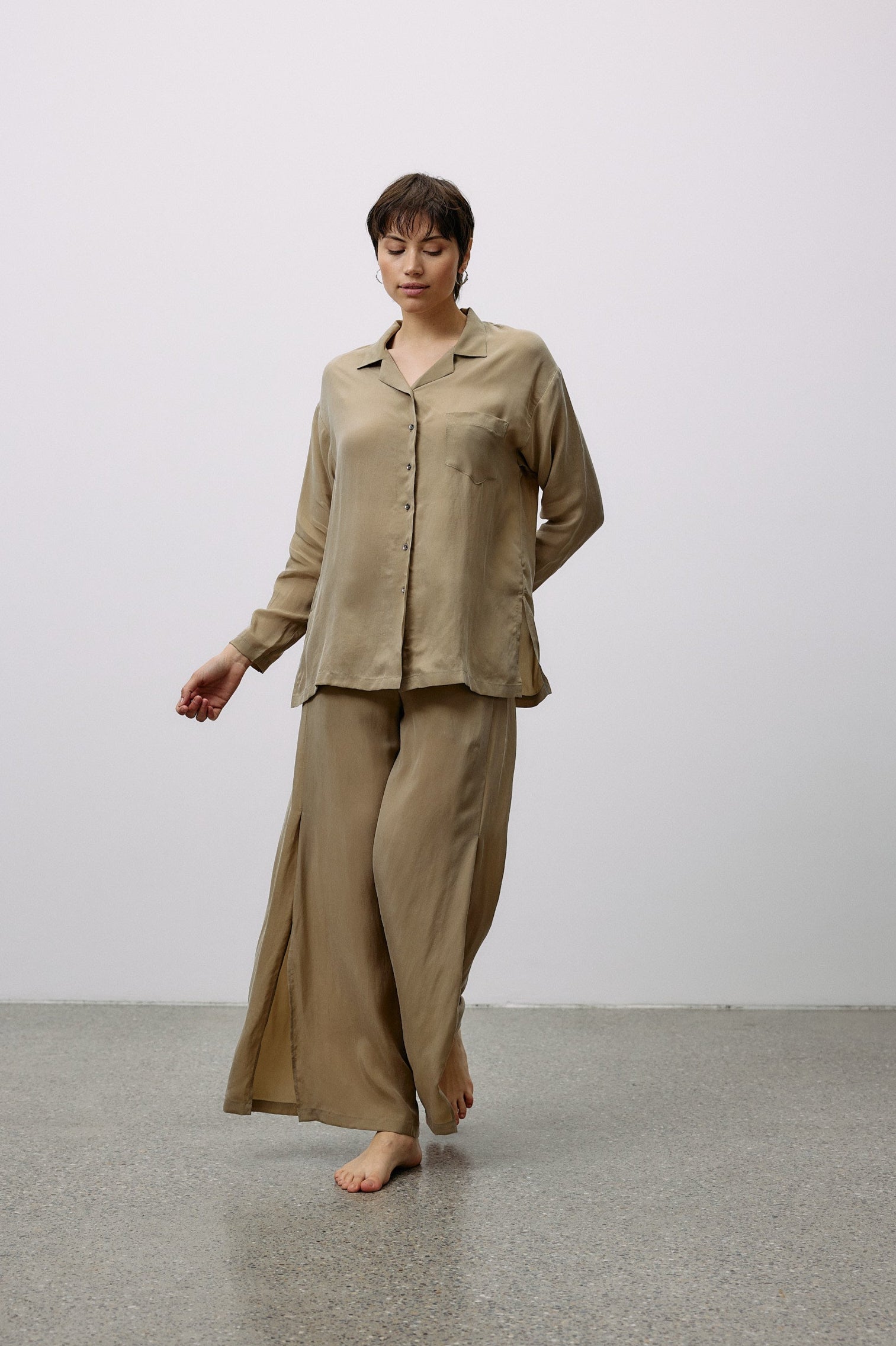 Woven Cupro Blouse - coriander - von Moya Kala