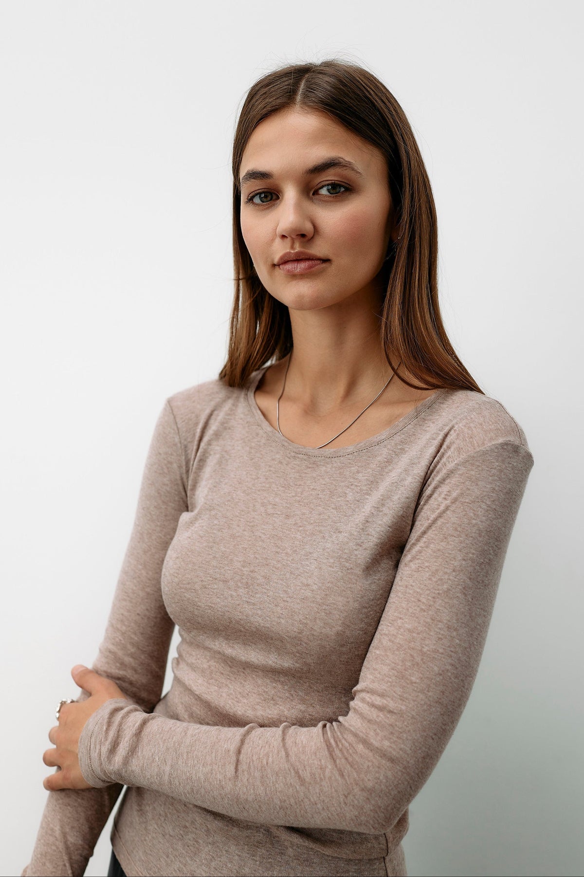 Beiges Langarmshirt aus 100% Bio-Baumwolle von Moya Kala