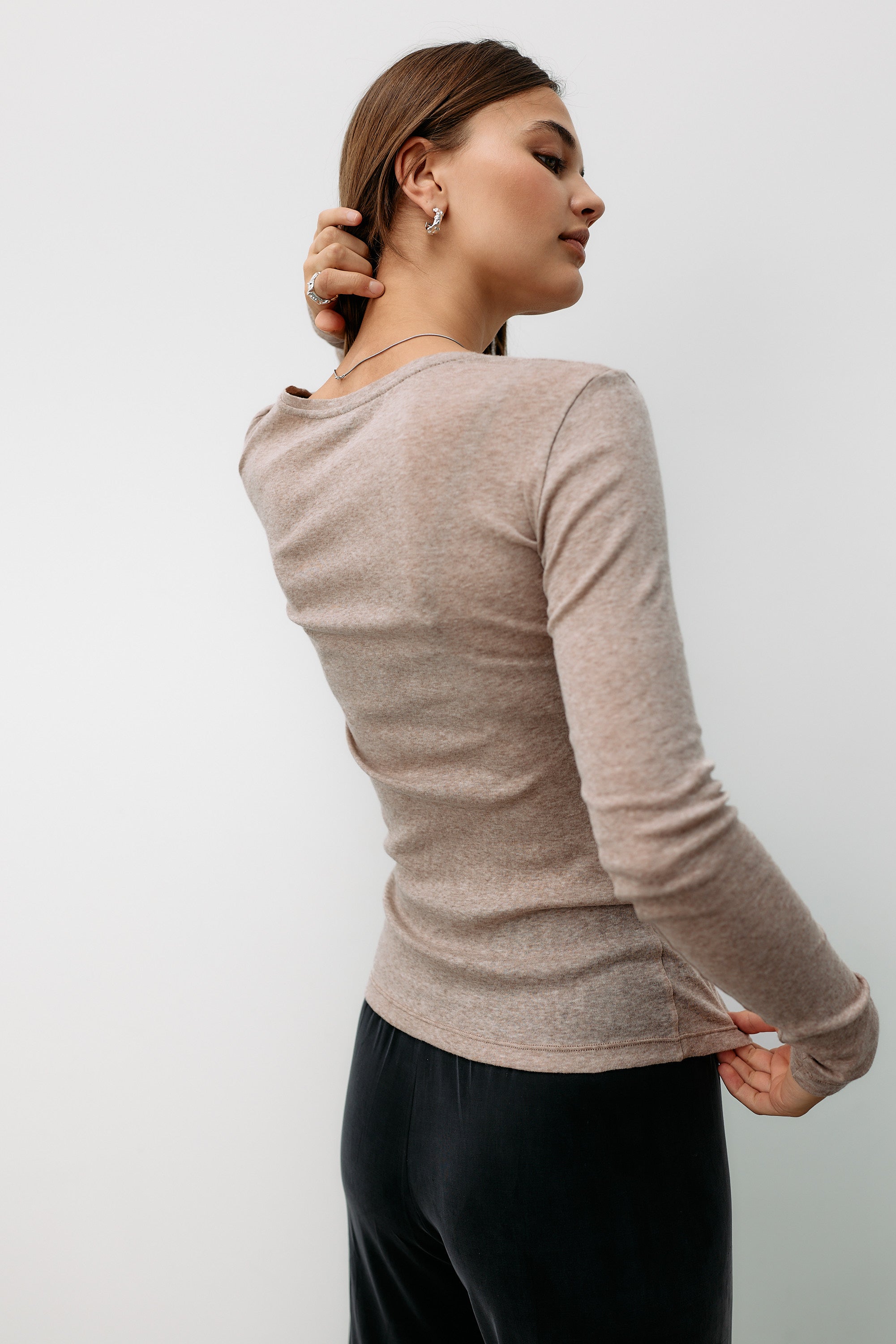 Beiges Langarmshirt aus 100% Bio-Baumwolle von Moya Kala