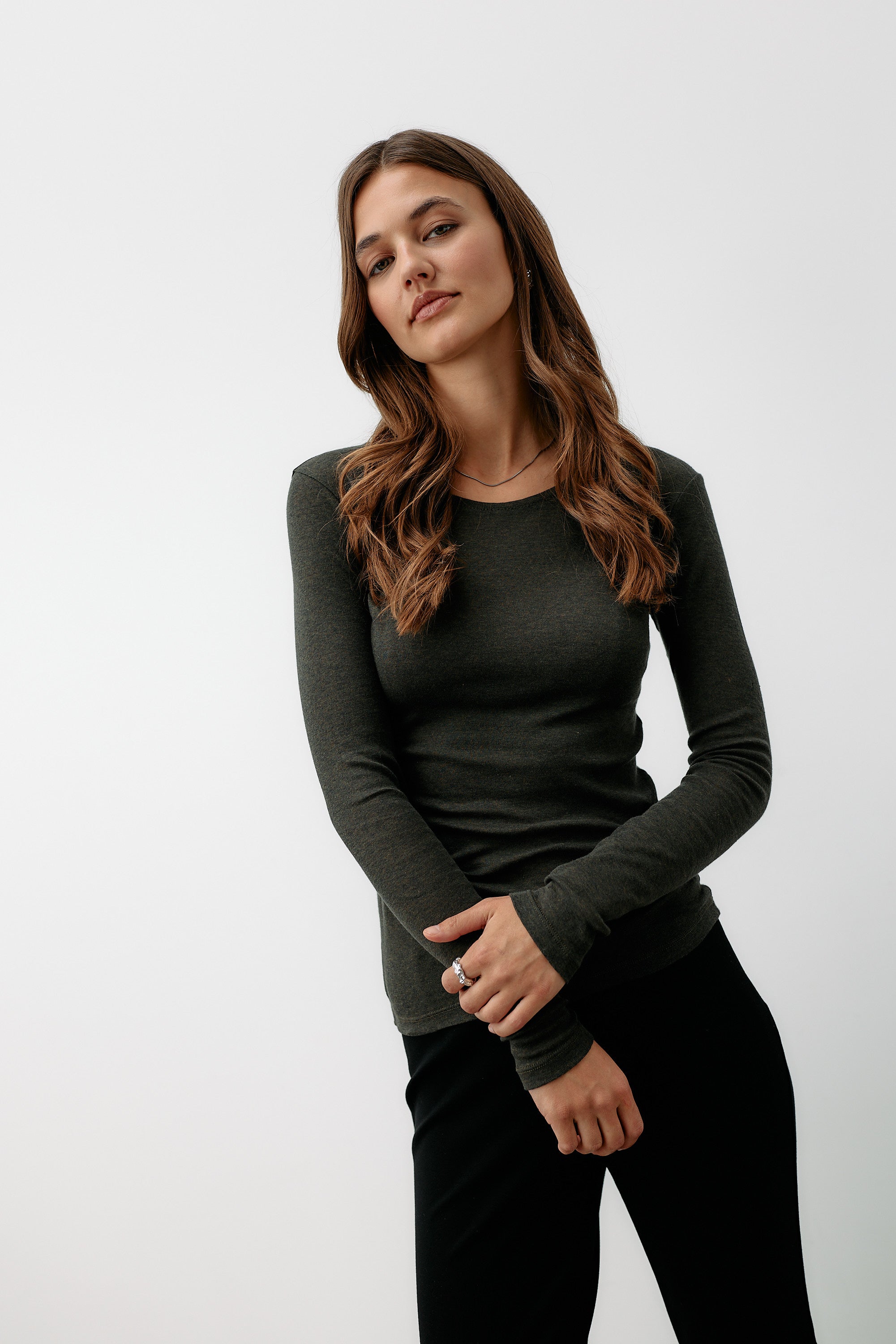 Grünes Langarmshirt aus 100% Bio-Baumwolle von Moya Kala