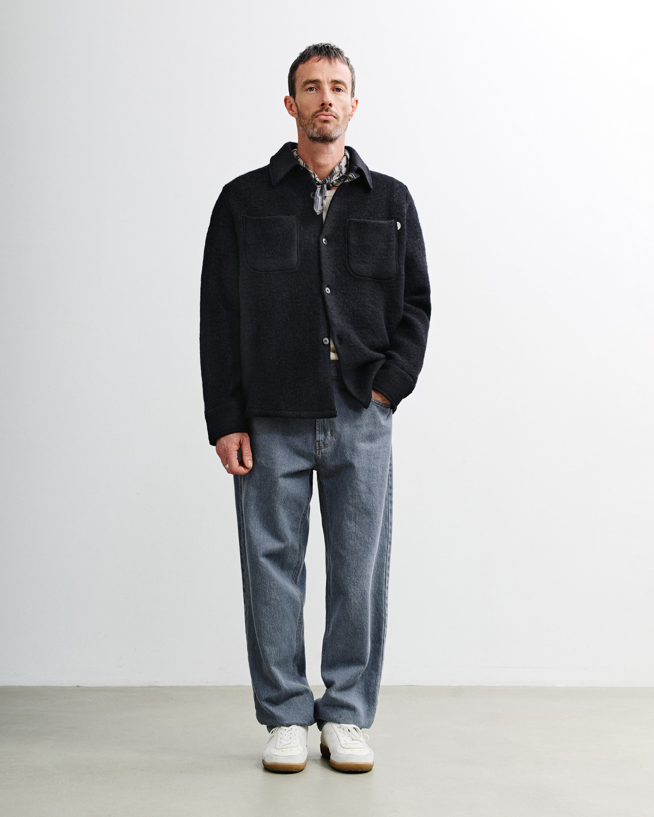 Schwarzes Hemd Overshirt aus Bio-Wolle von Rotholz