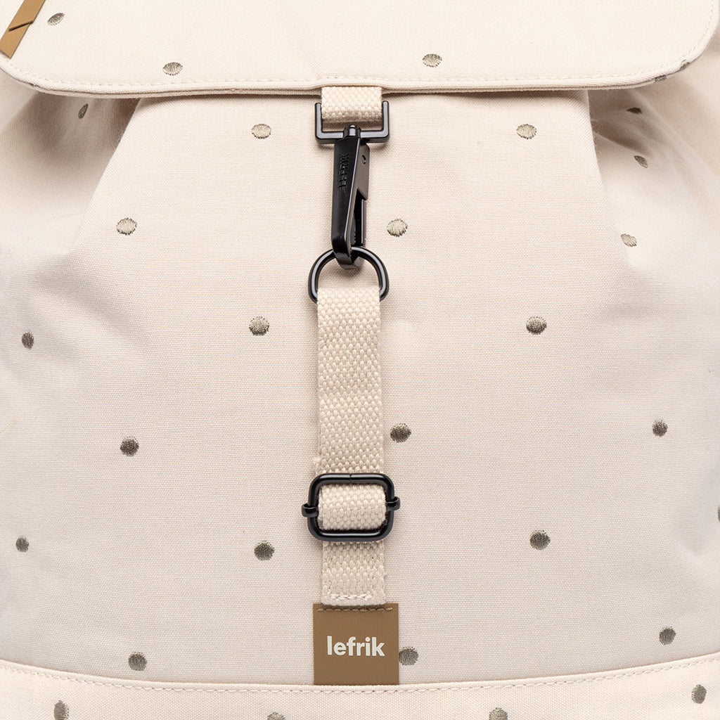 Beiger Rucksack Scout Arles aus recycelten PET-Flaschen von Lefrik