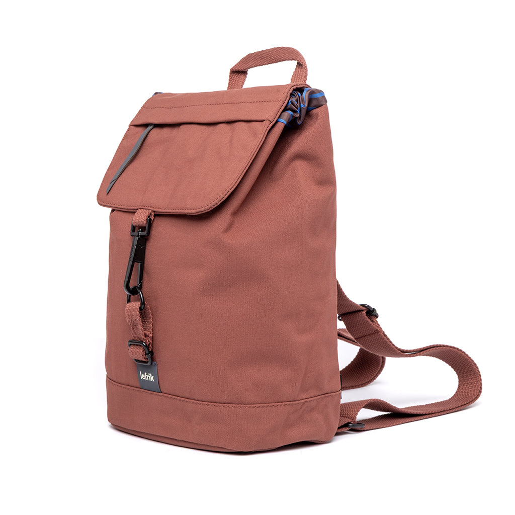 Roter Rucksack Scout Mini aus recycelten PET-Flaschen von Lefrik