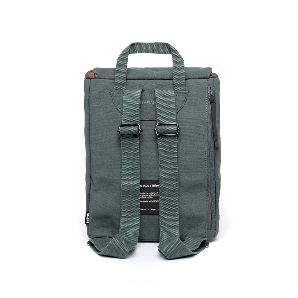 Blauer Rucksack Scout Mini aus recycelten PET-Plastikflaschen von Lefrik