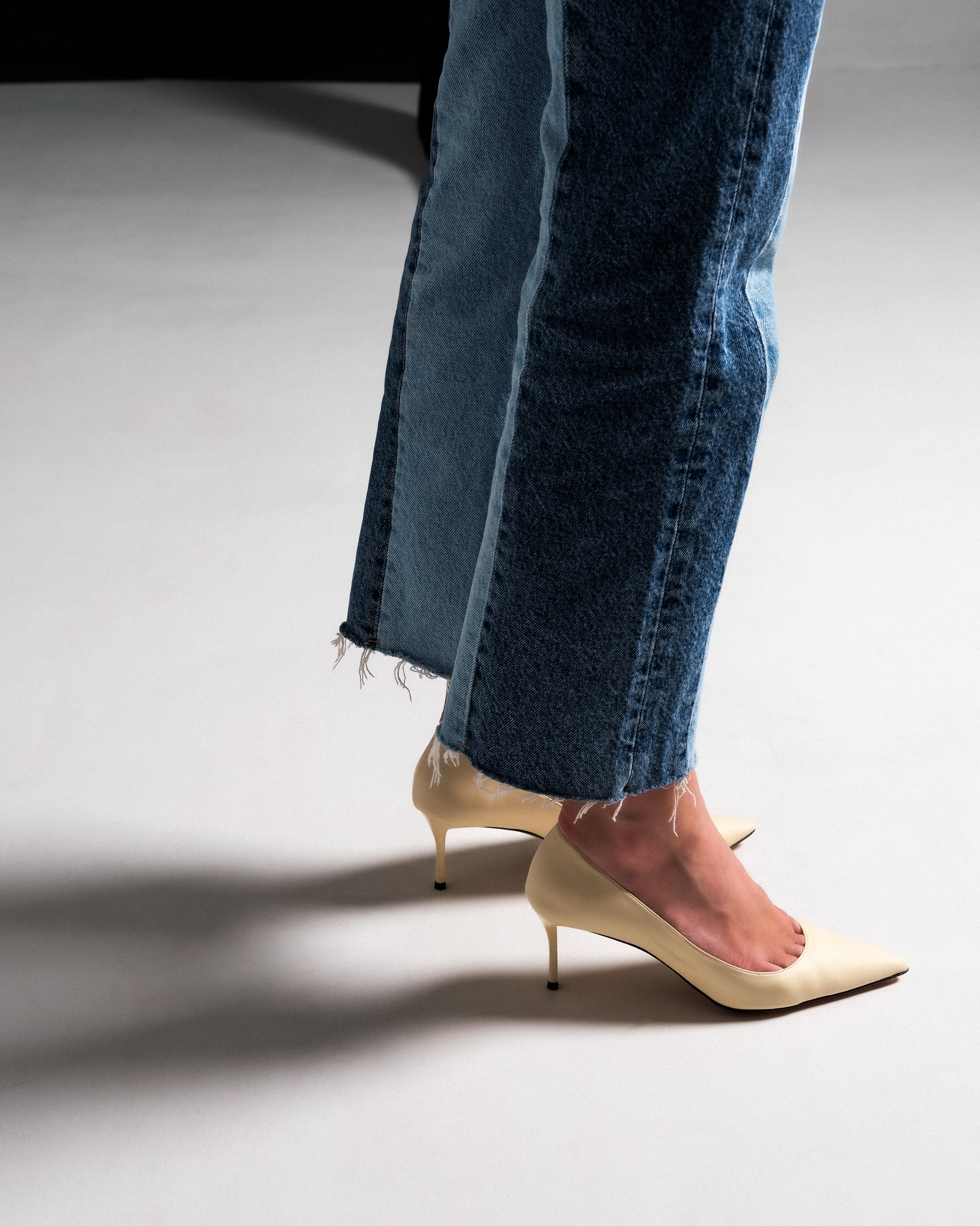 Beige pumps 10 on Monday at the office made from bio-based polymers by Bikkou