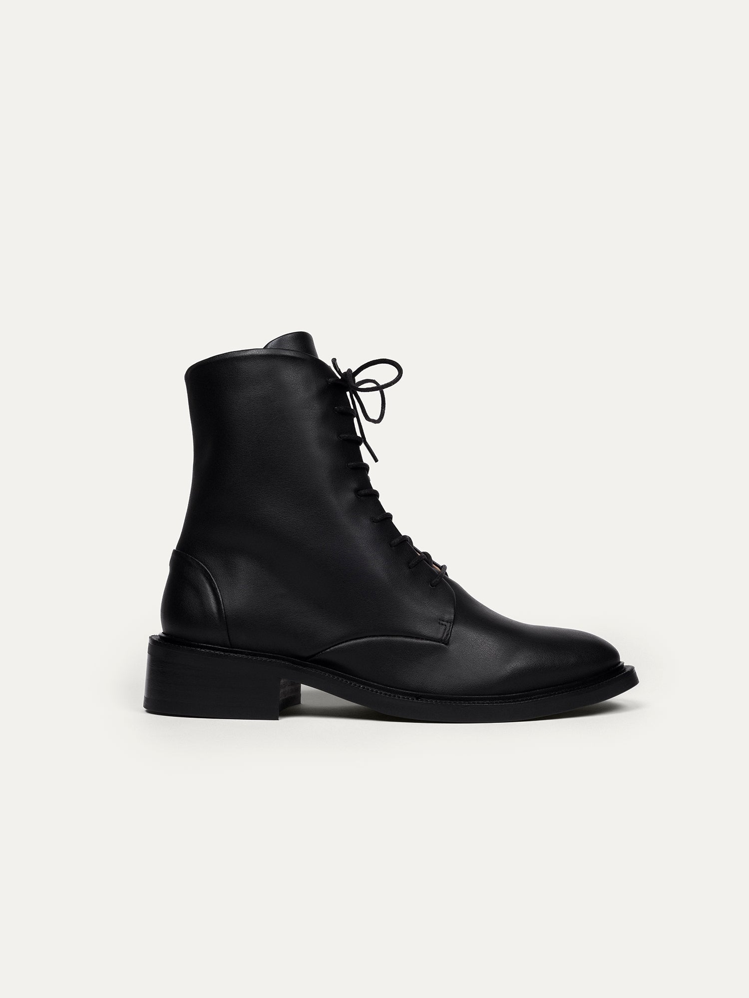 Black lace-up ankle boots 2 pm Walk the city made from recycled PET by Bikkou