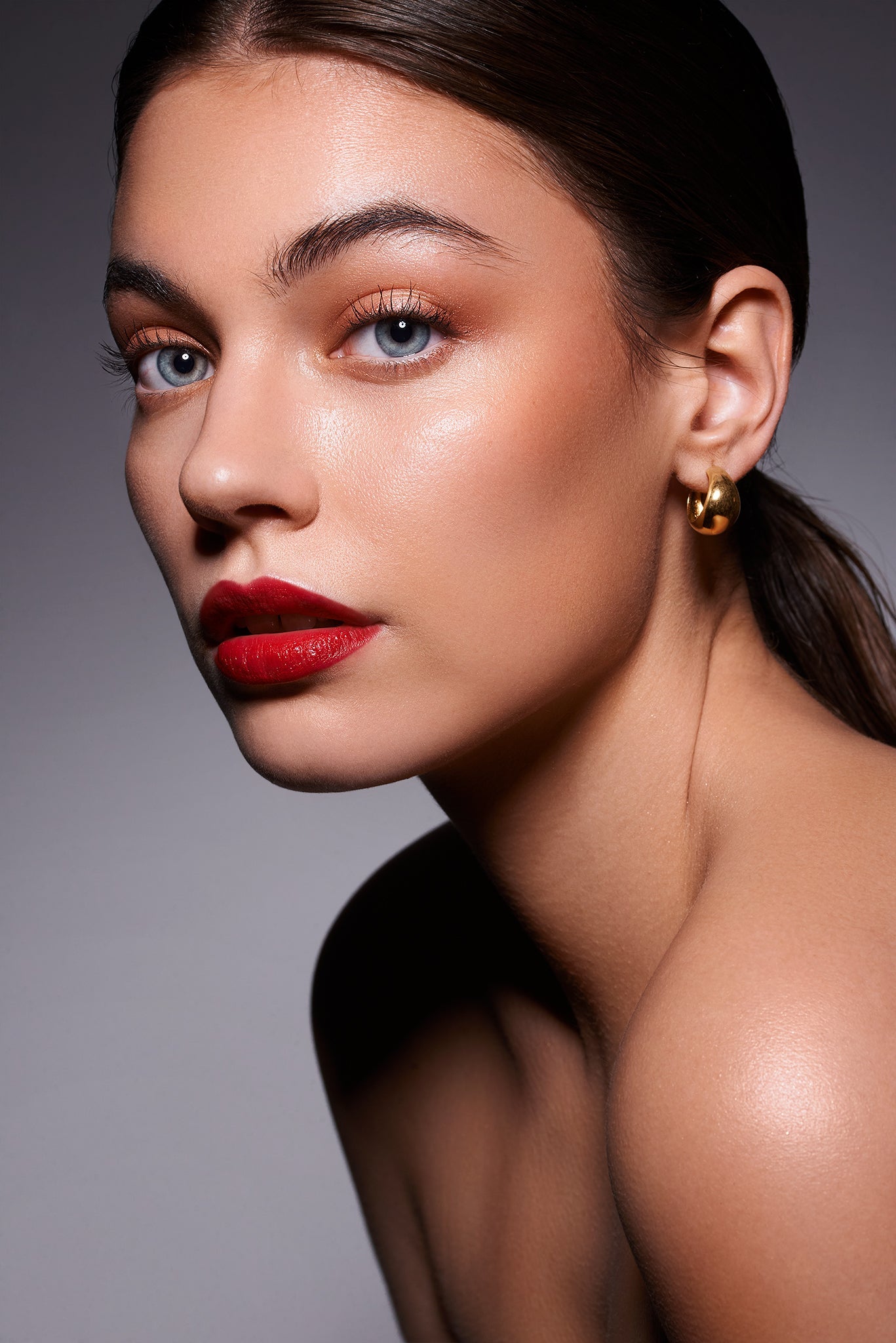 Small Smooth Hoops SAVOY in gold by V Design Lab