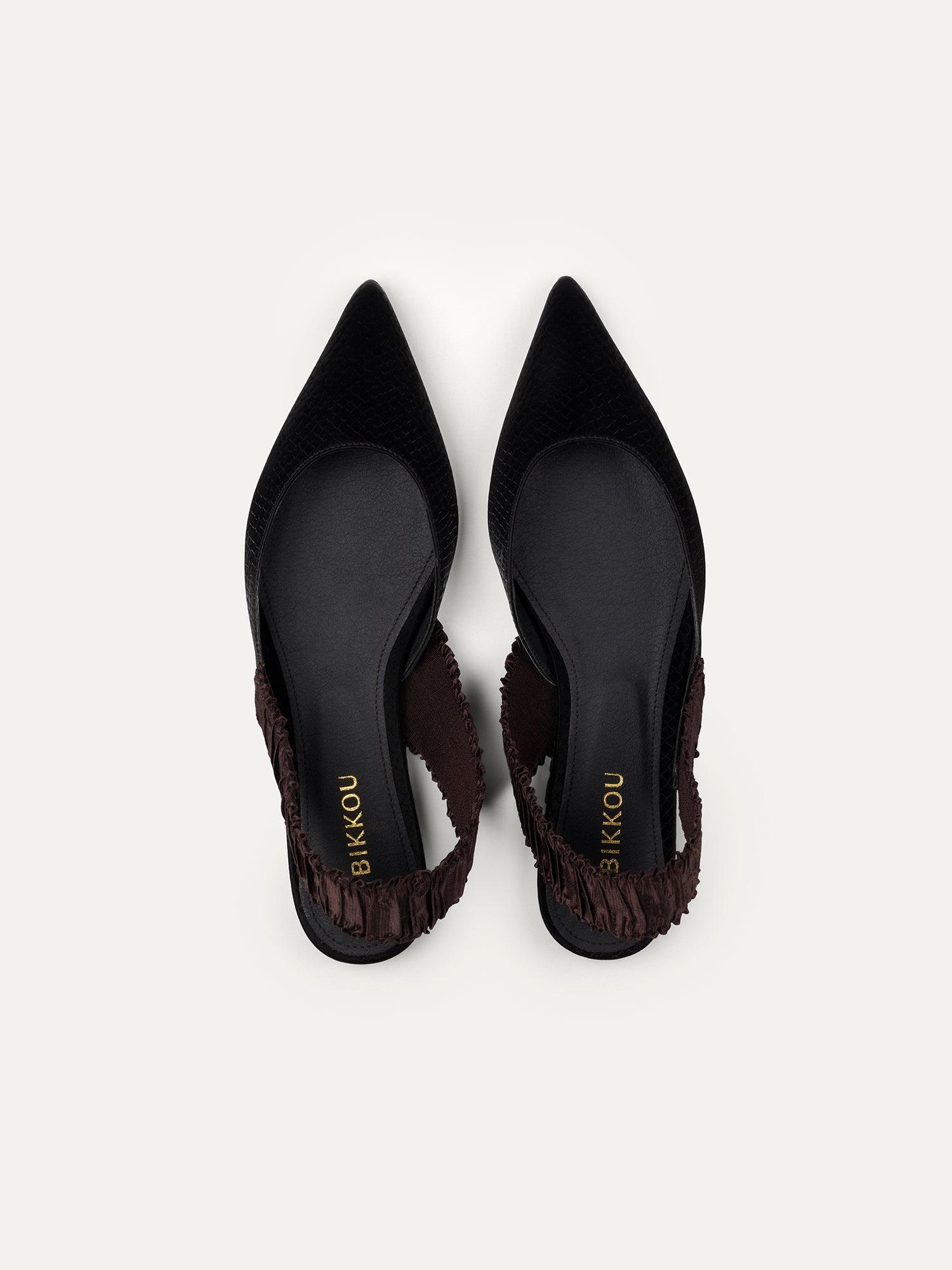 Schwarze Ballerina 11:30 am Sunday brunch aus 100% vegan von Bikkou