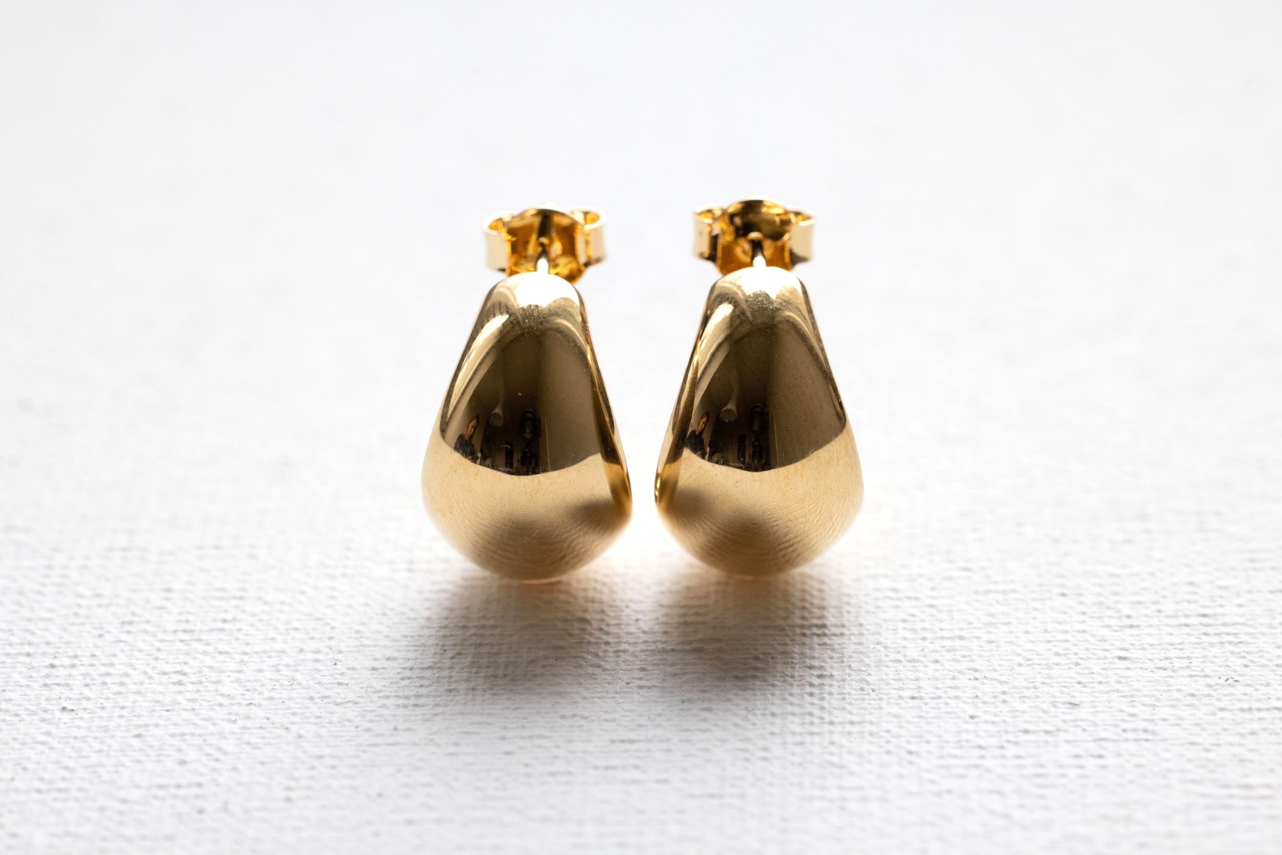 Small Smooth Hoops SAVOY in gold by V Design Lab
