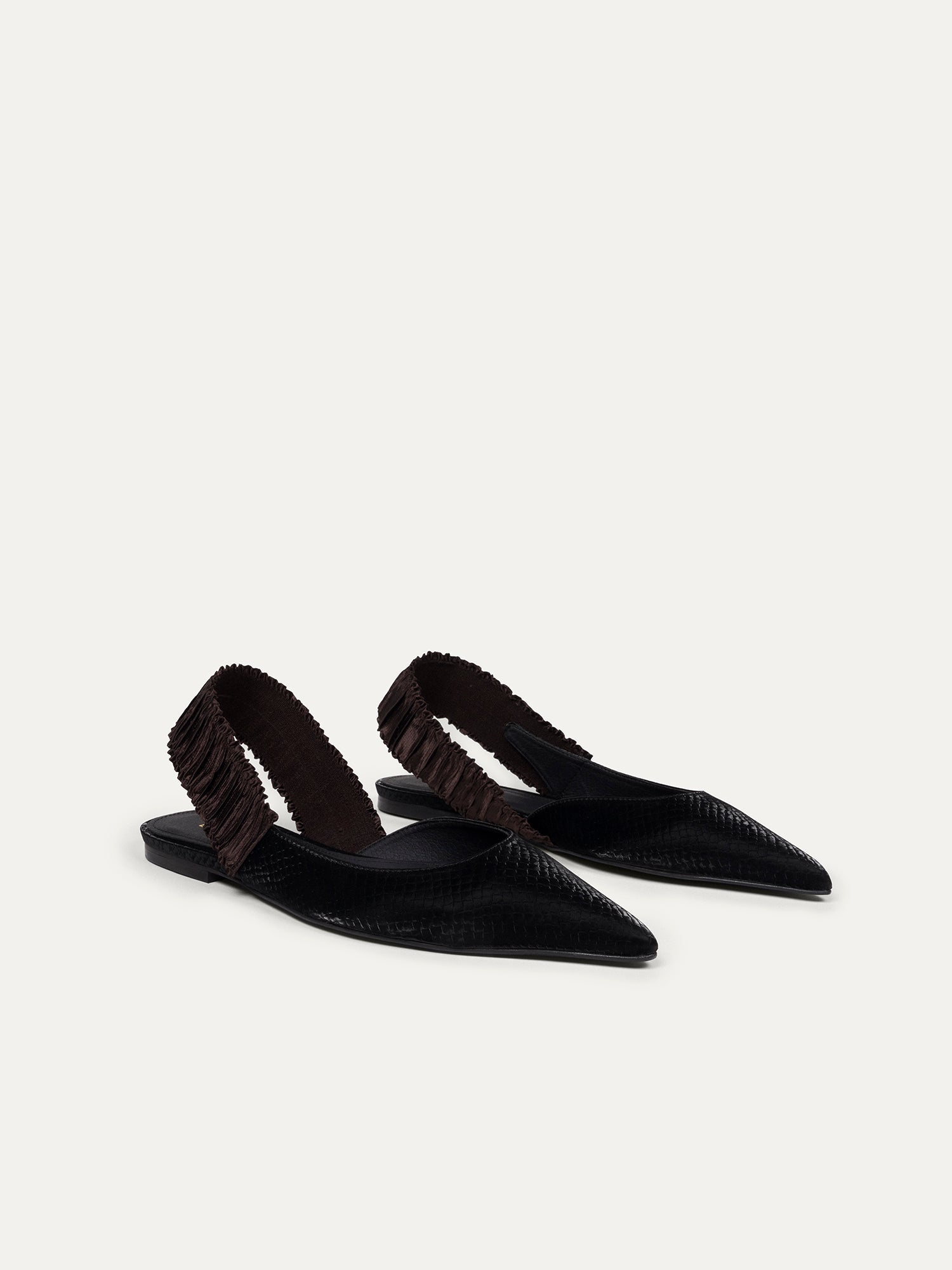 Schwarze Ballerina 11:30 am Sunday brunch aus 100% vegan von Bikkou