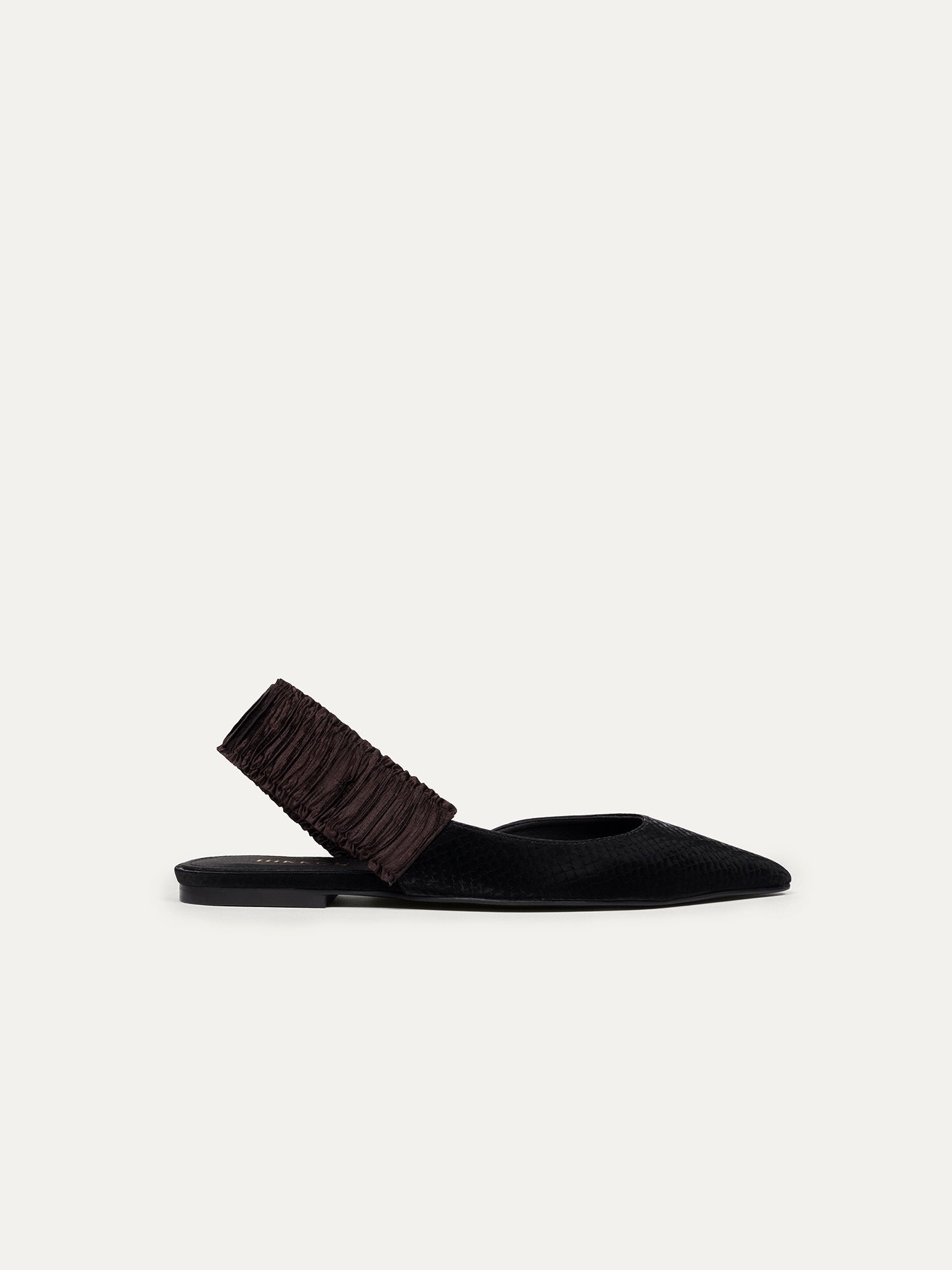 Schwarze Ballerina 11:30 am Sunday brunch aus 100% vegan von Bikkou