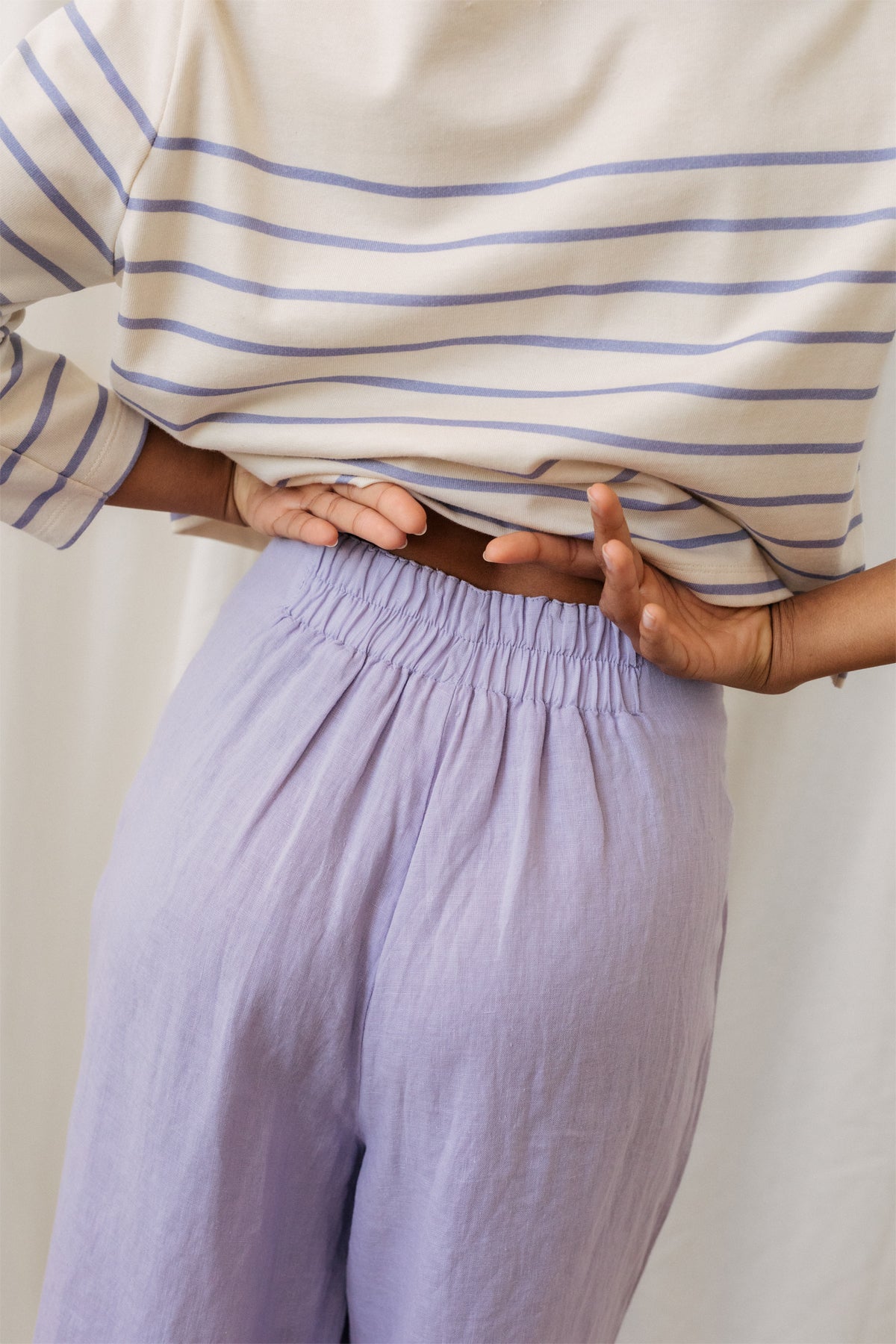 Hose VARMDO in violett aus Leinen von TWOTHIRDS