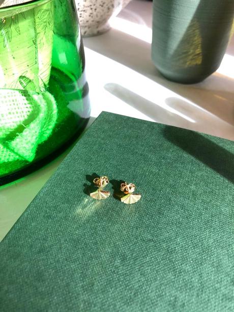 SANTIAGO Shell Mini Stud Earrings (Single or as a Pair)