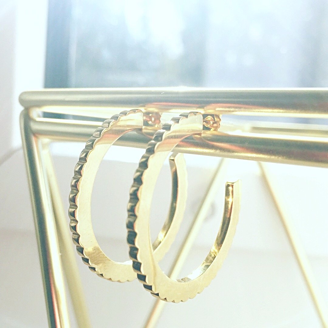 Boucles d'oreilles créoles INGRANAGGI en argent par V Design Lab
