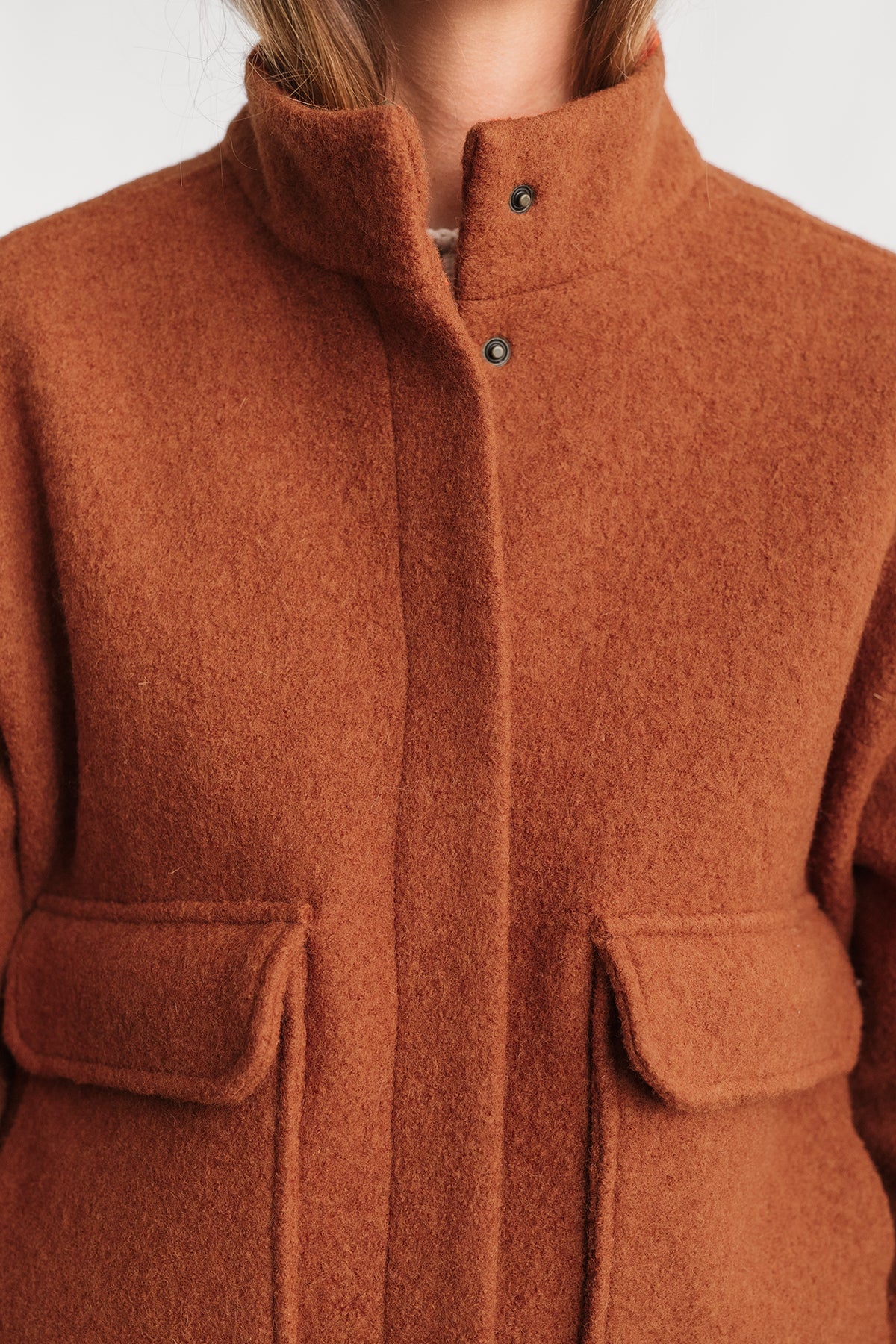 Veste Bushmill orange en laine feutrée par TWOTHIRDS