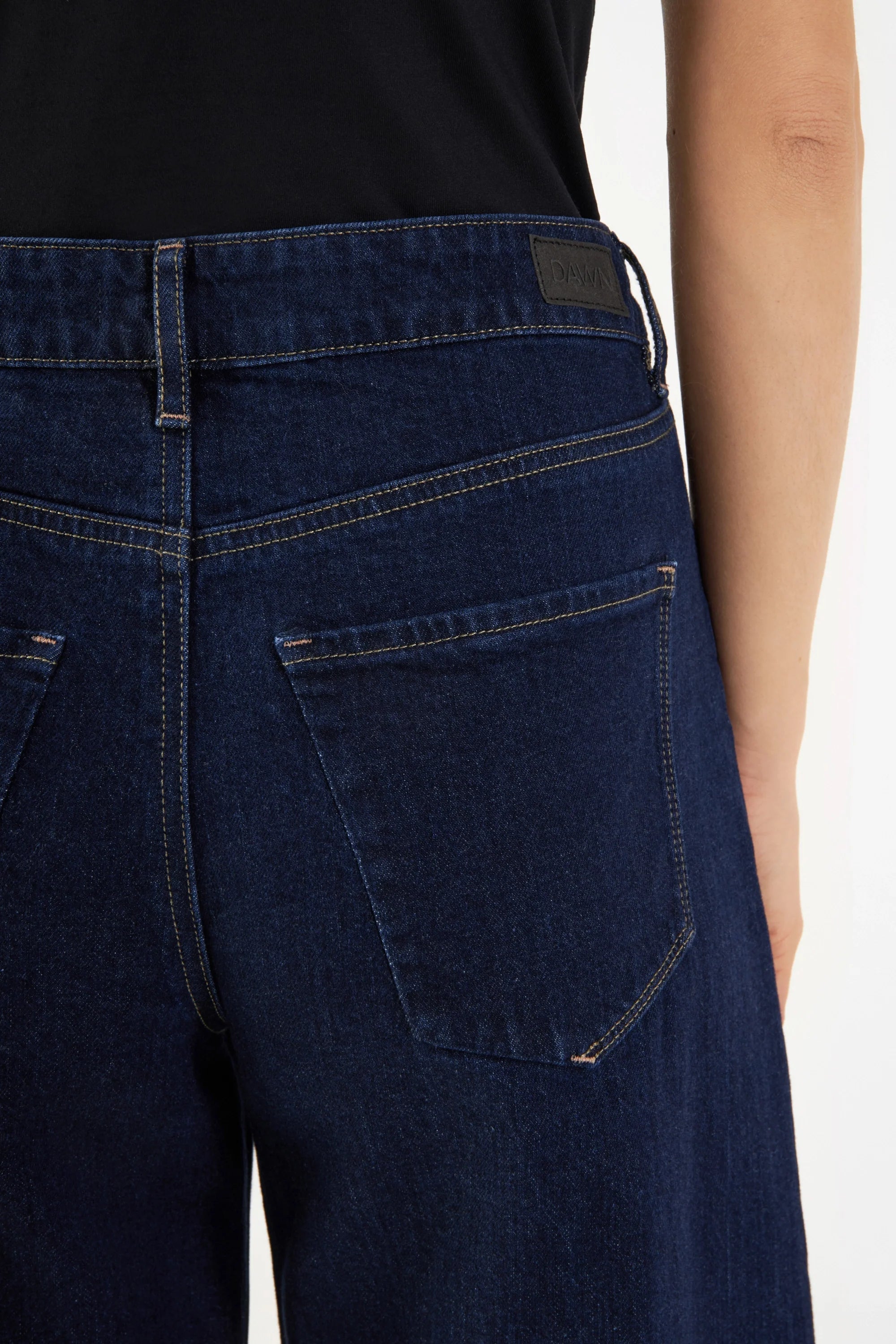 Dunkelblaue Jeans ASH Barrel Leg Classic aus Bio-Baumwolle von Dawn Denim