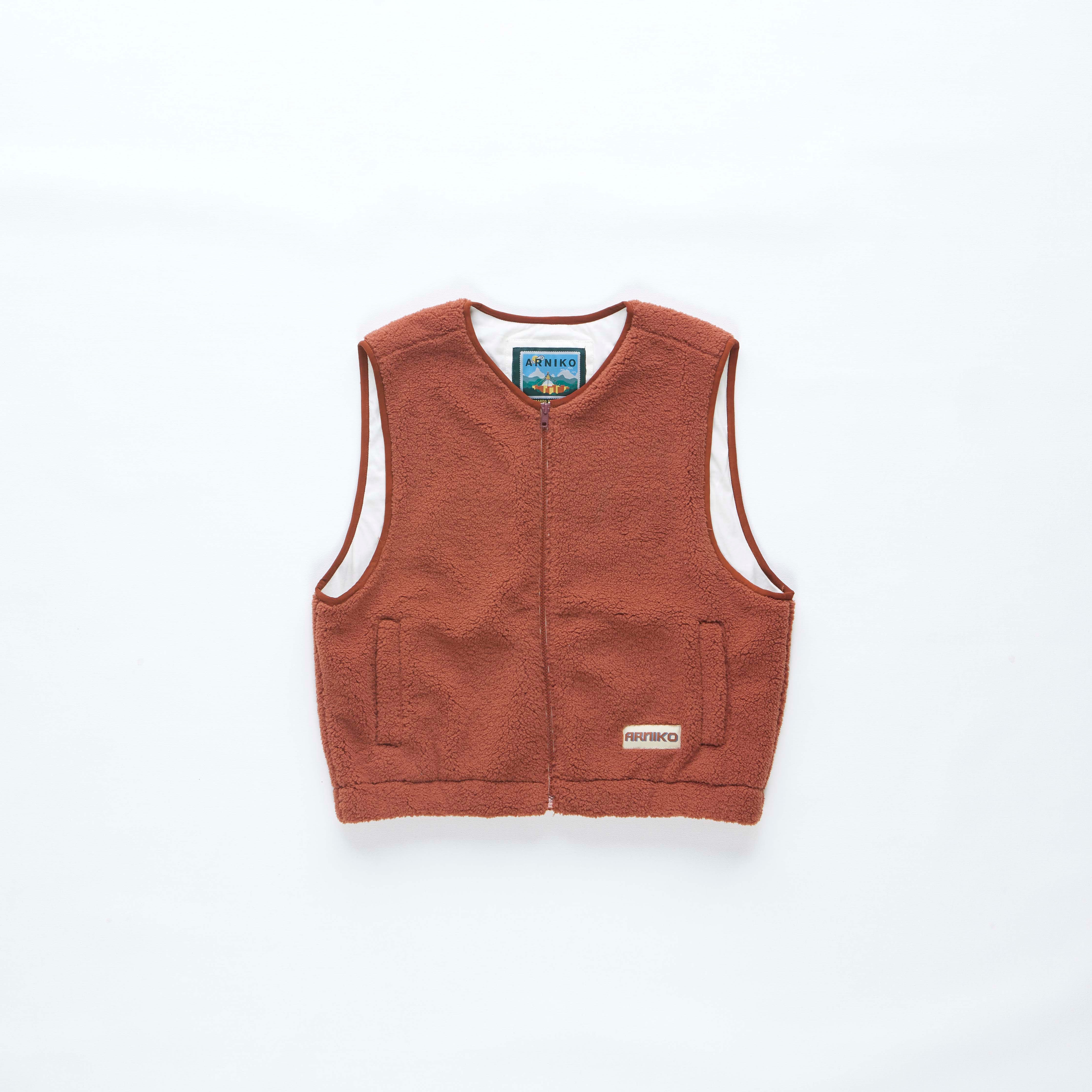 Moha vest made of organic cotton in copper from Arniko