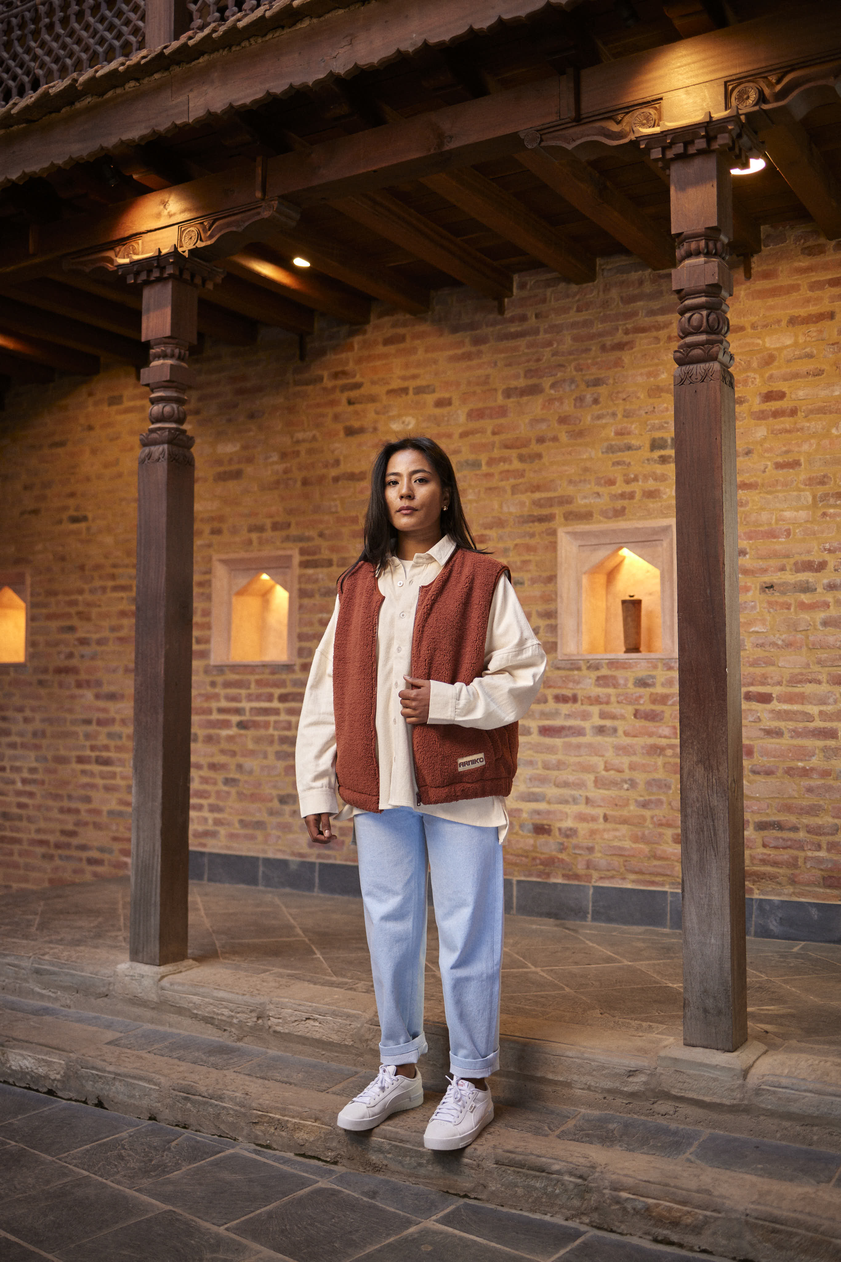 Moha vest made of organic cotton in copper from Arniko