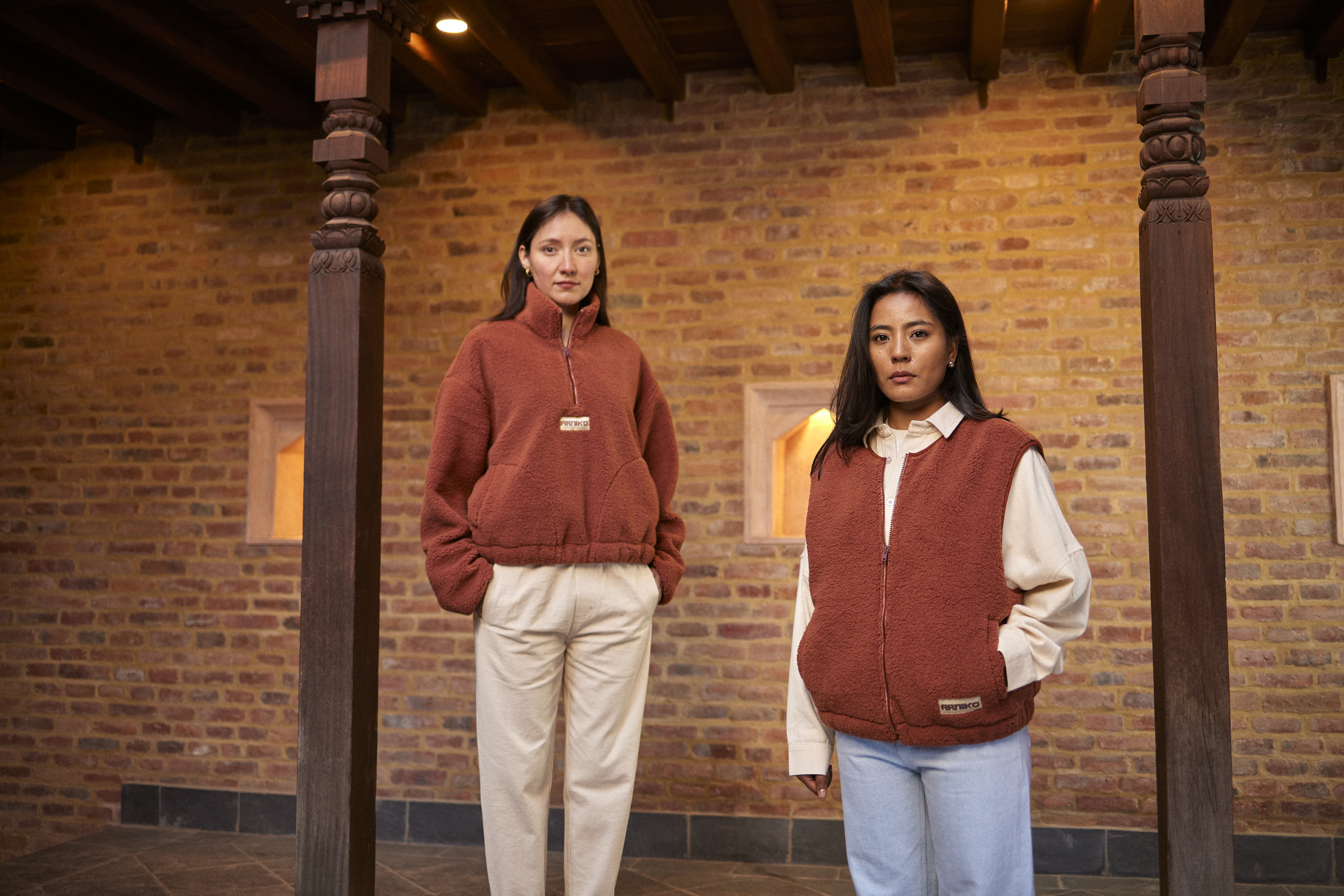 Moha vest made of organic cotton in copper from Arniko