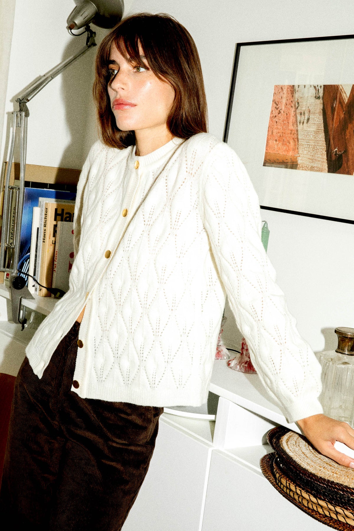 Weisse Strickjacke Astelia aus 100% Merinowolle von Avani