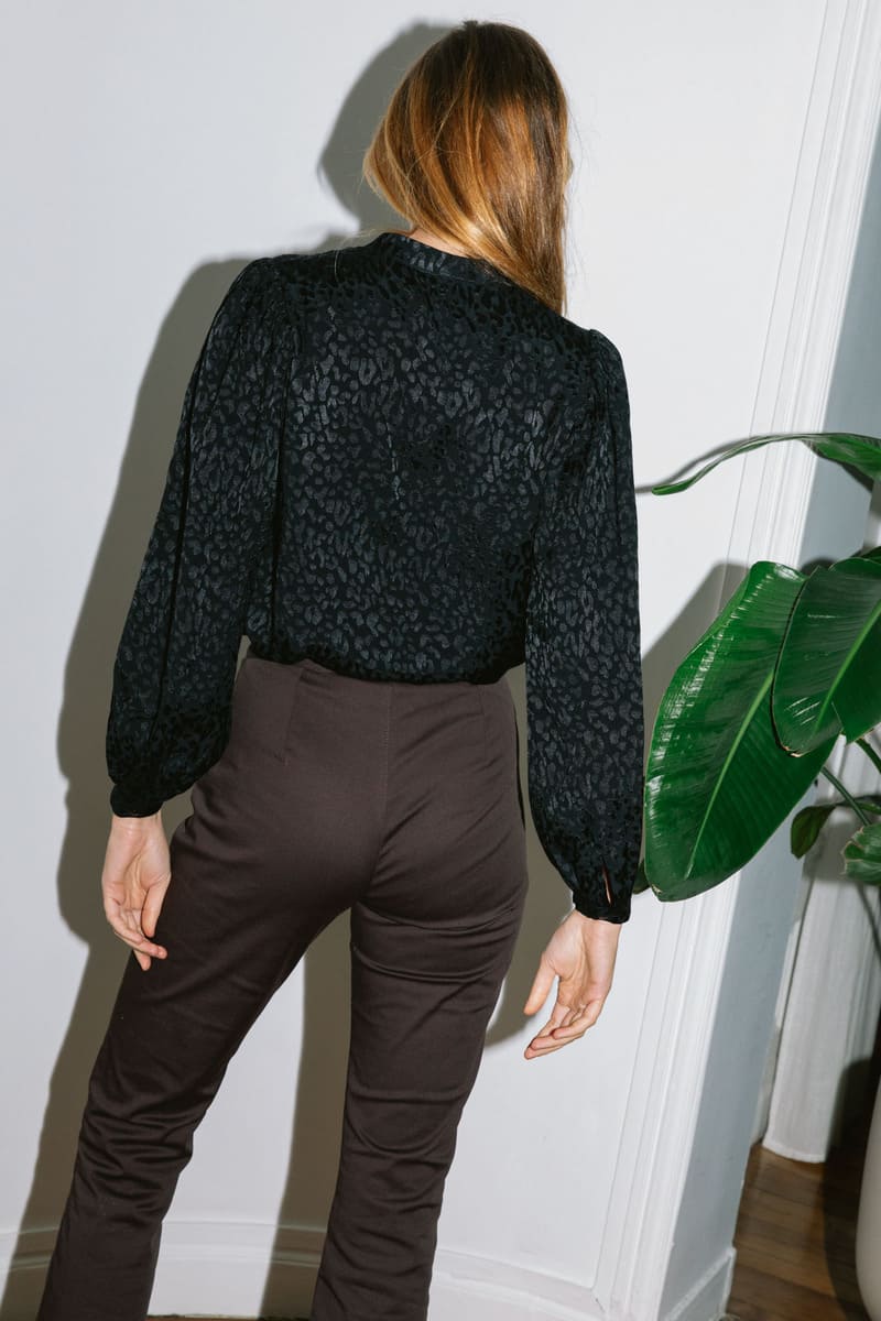 Schwarze Bluse Hortensia aus Viskose von Avani
