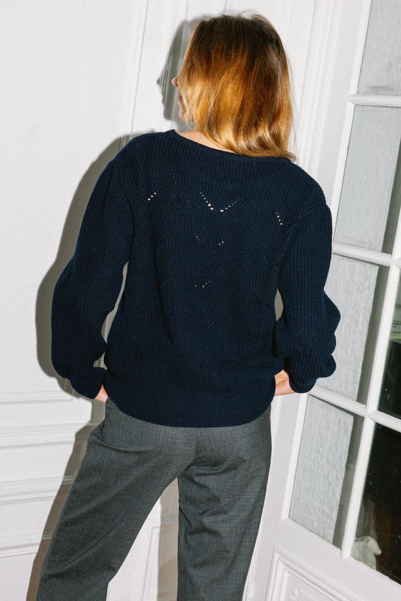 Blauer Sweater Idesia aus 100% Merinowolle von Avani