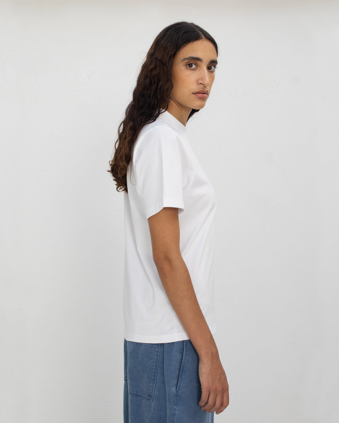 White basic T-shirt with wide collar made of 100% organic cotton by Rotholz