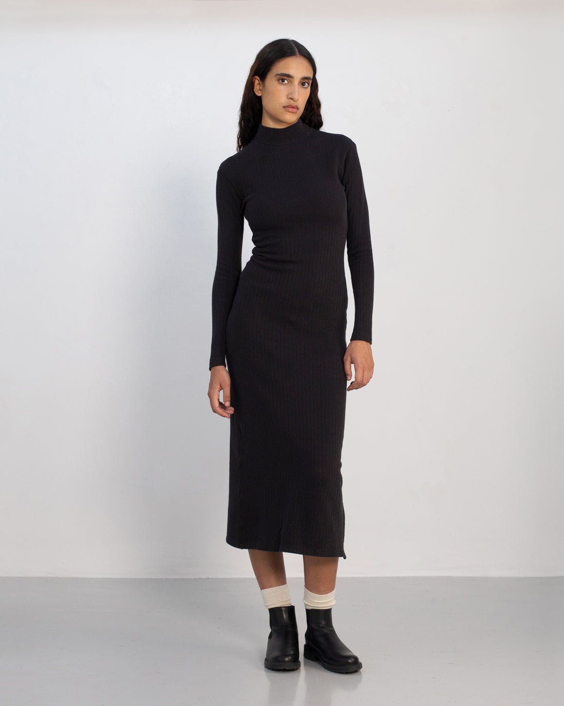 Black ribbed dress made from 100% organic cotton by Rotholz