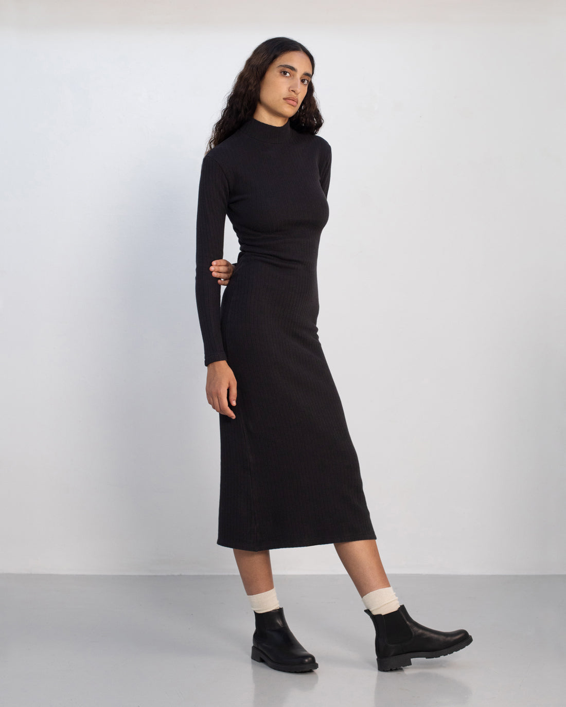 Black ribbed dress made from 100% organic cotton by Rotholz
