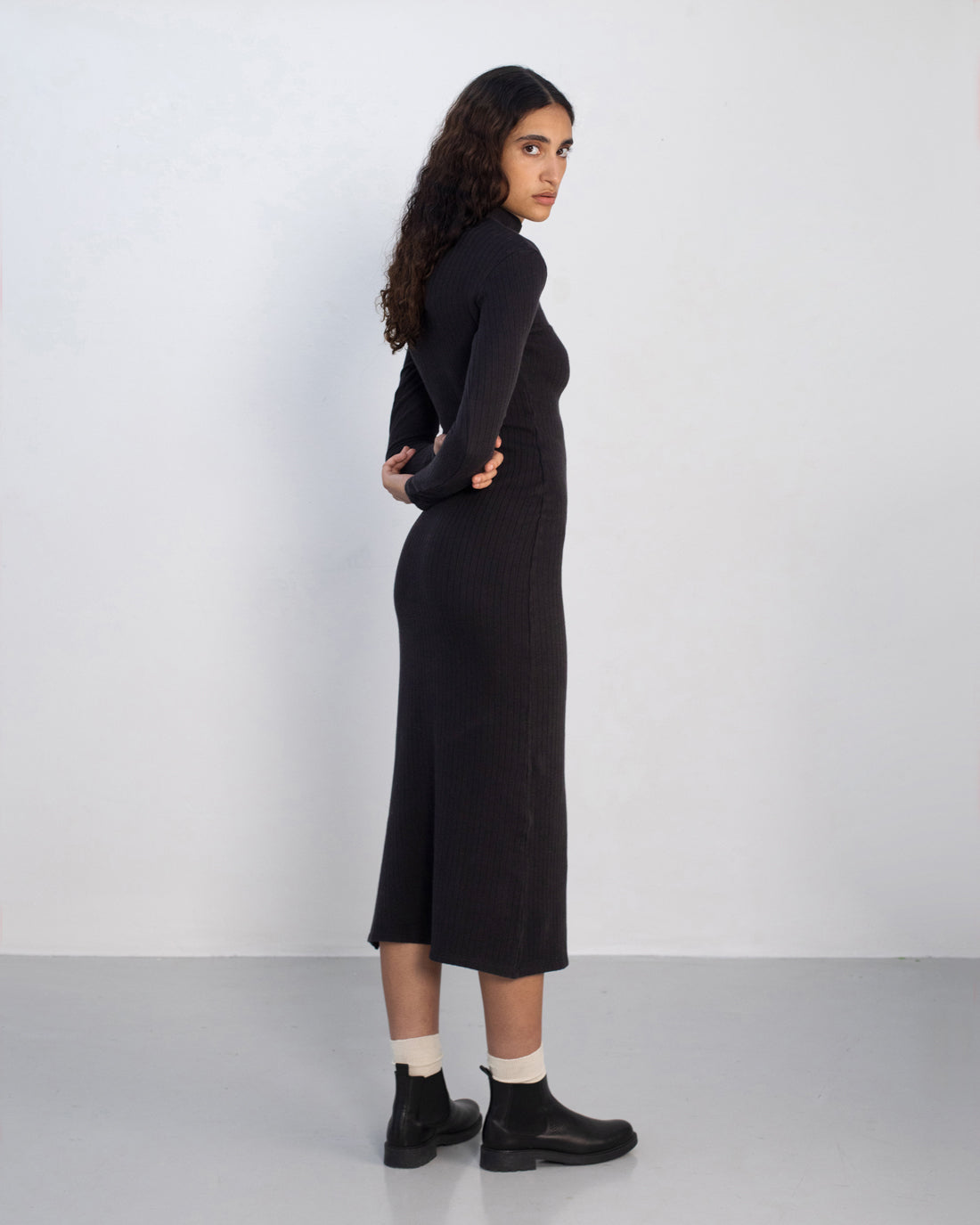 Black ribbed dress made from 100% organic cotton by Rotholz