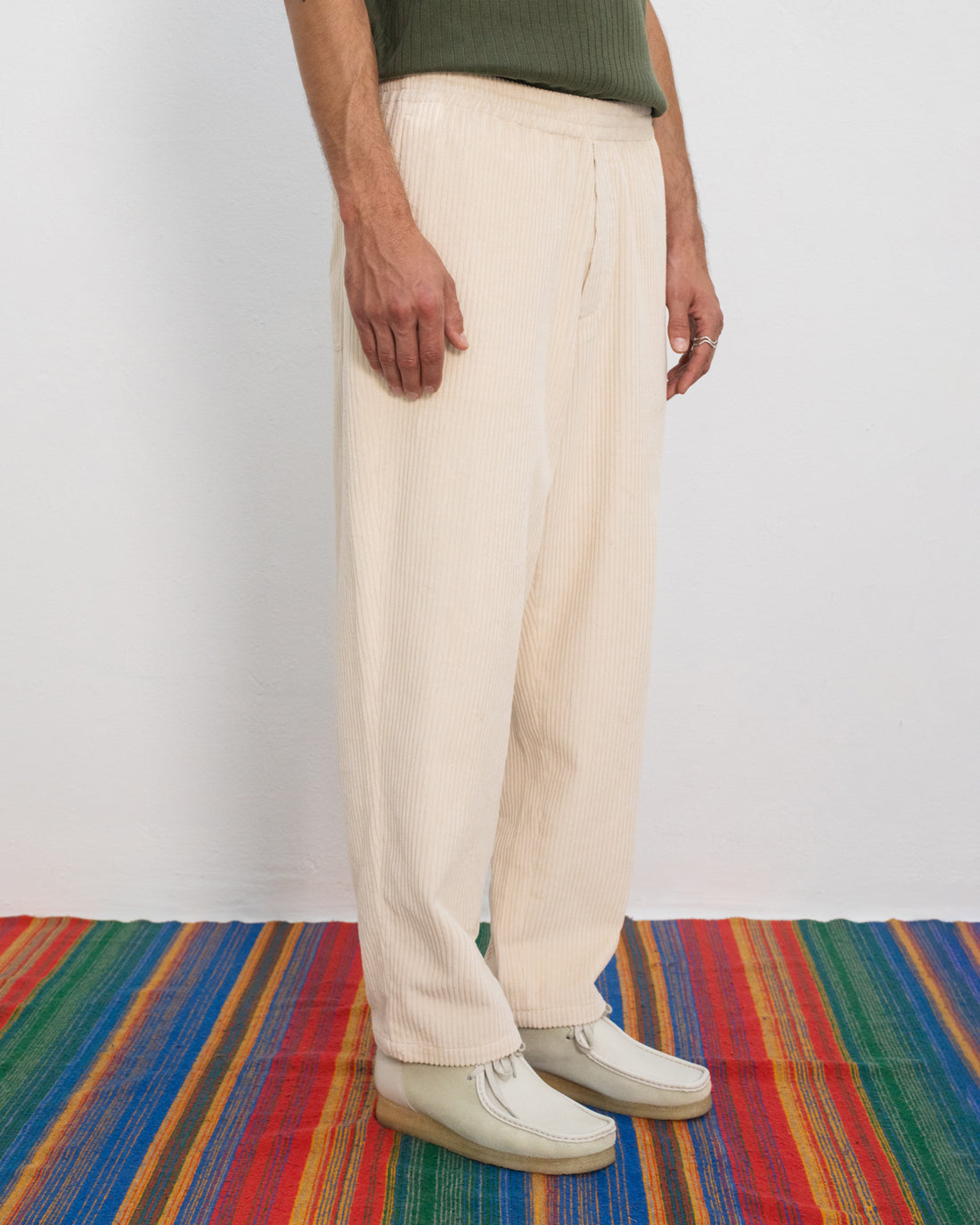 Pantalon large en velours côtelé beige en coton 100% biologique de Rotholz