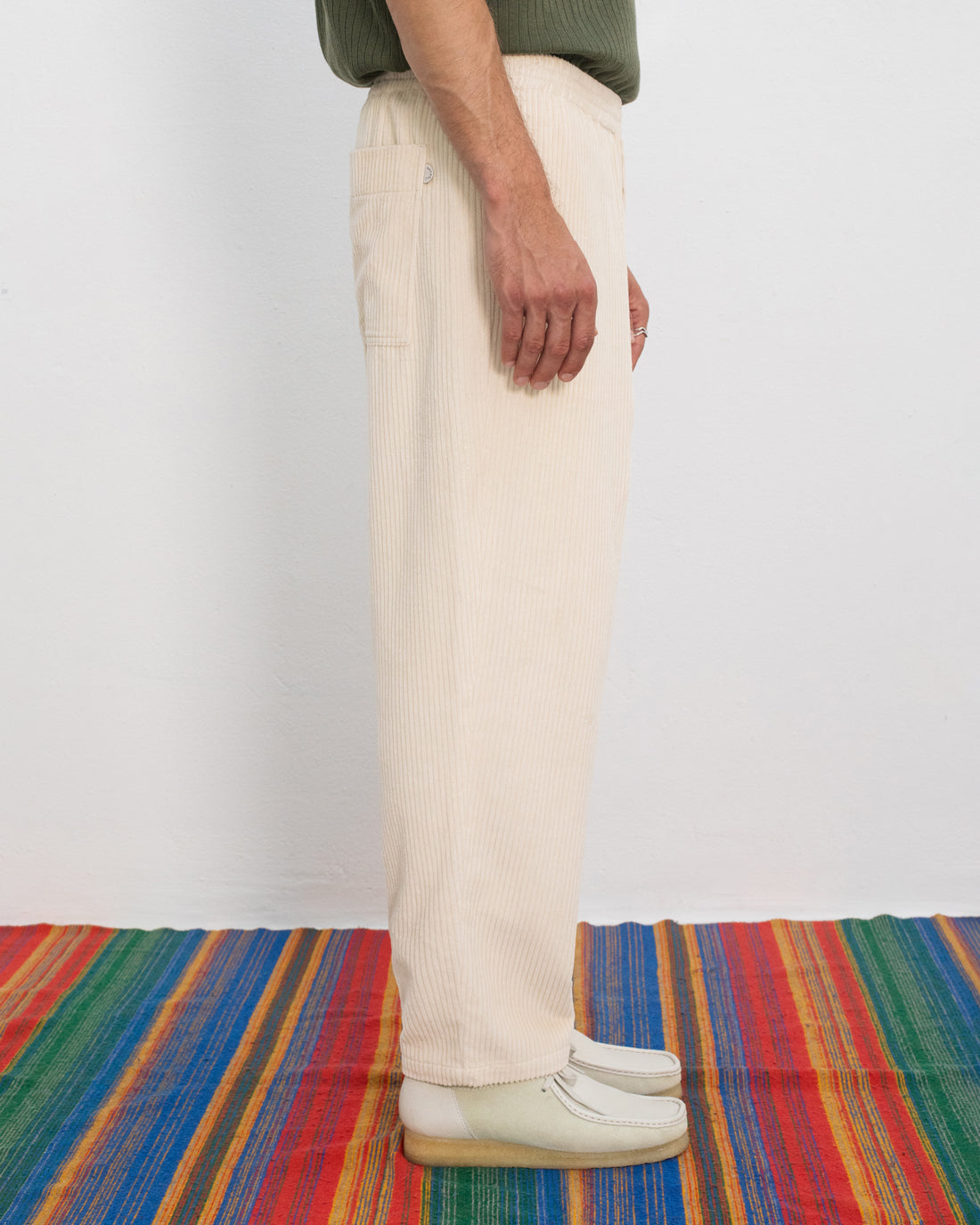 Pantalon large en velours côtelé beige en coton 100% biologique de Rotholz