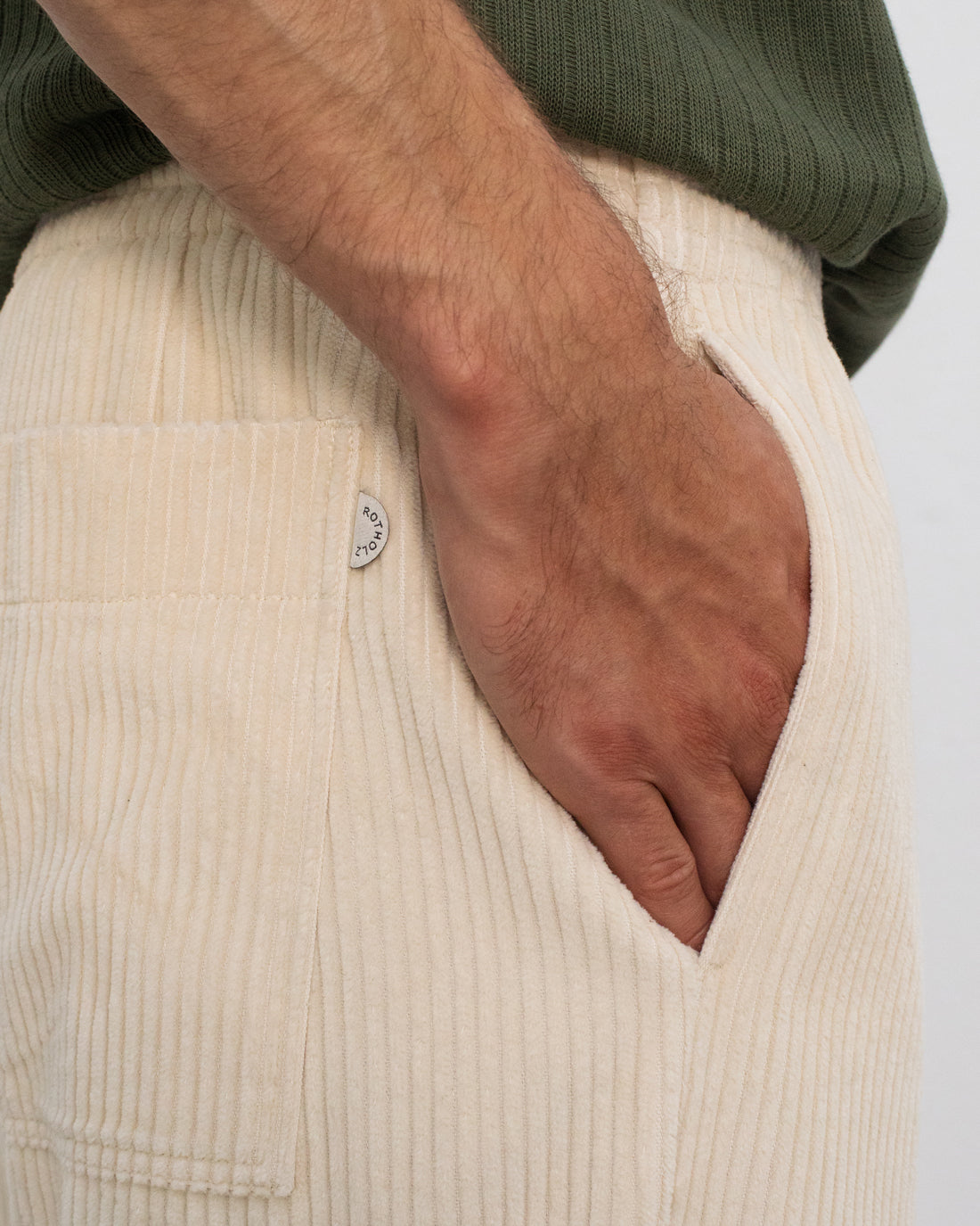 Pantalon large en velours côtelé beige en coton 100% biologique de Rotholz