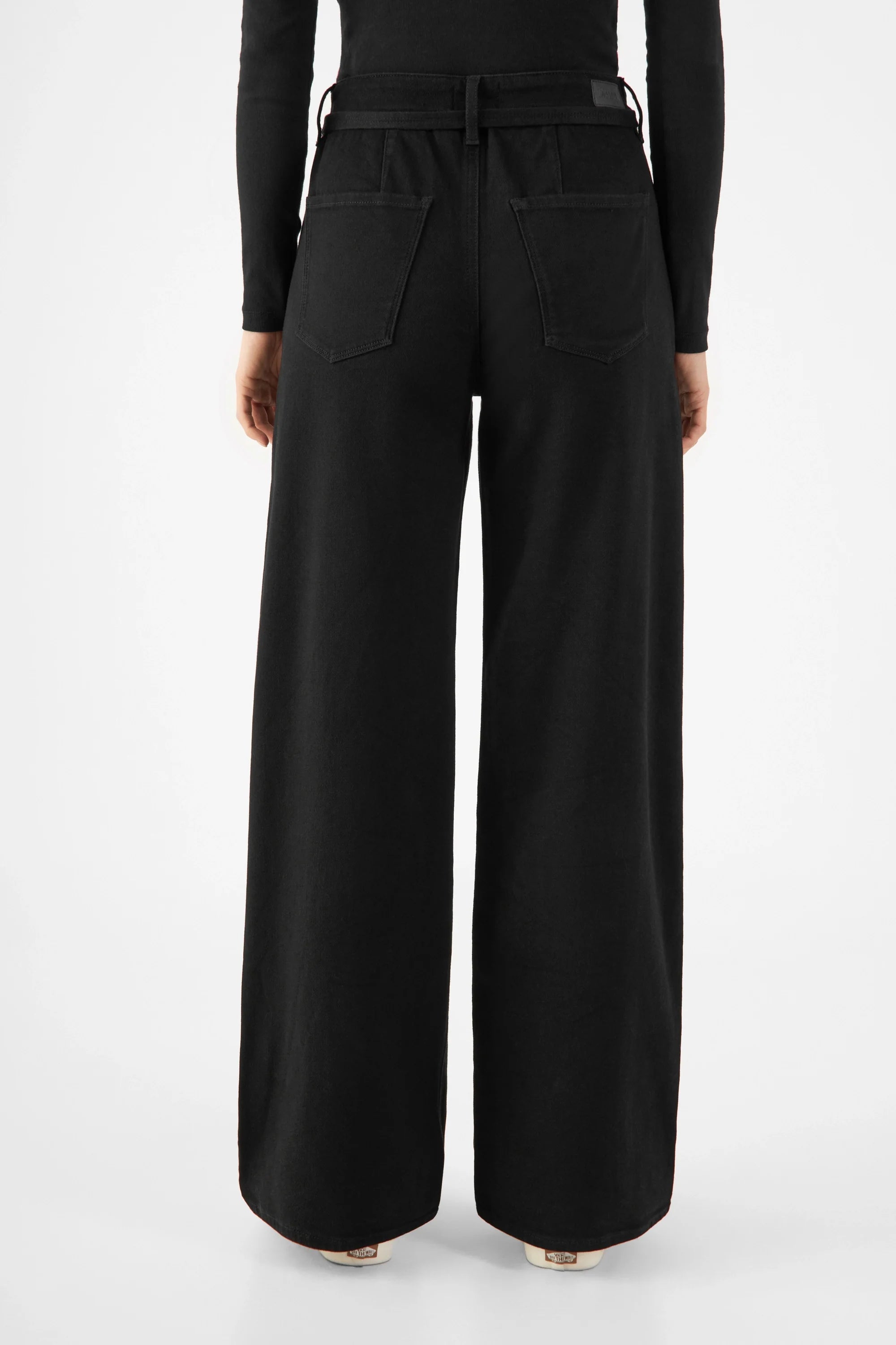 Schwarze weit geschnitte Jeans Blink Barrel aus Bio-Baumwolle von Dawn Denim