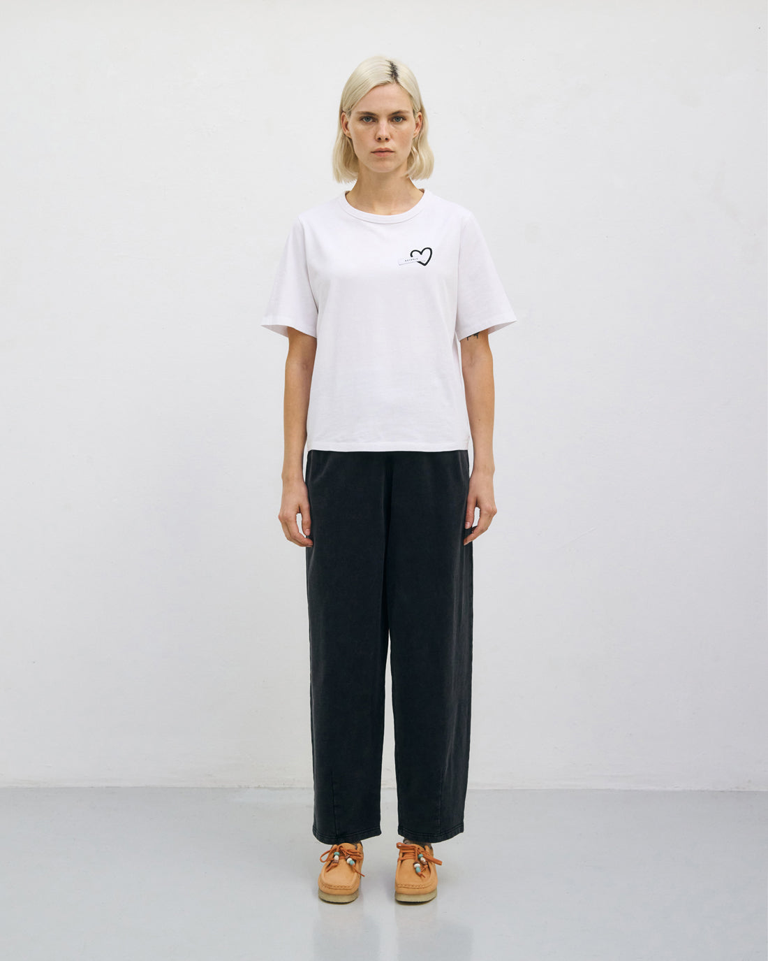 Black balloon pants with pleats made from 100% organic cotton from Rotholz
