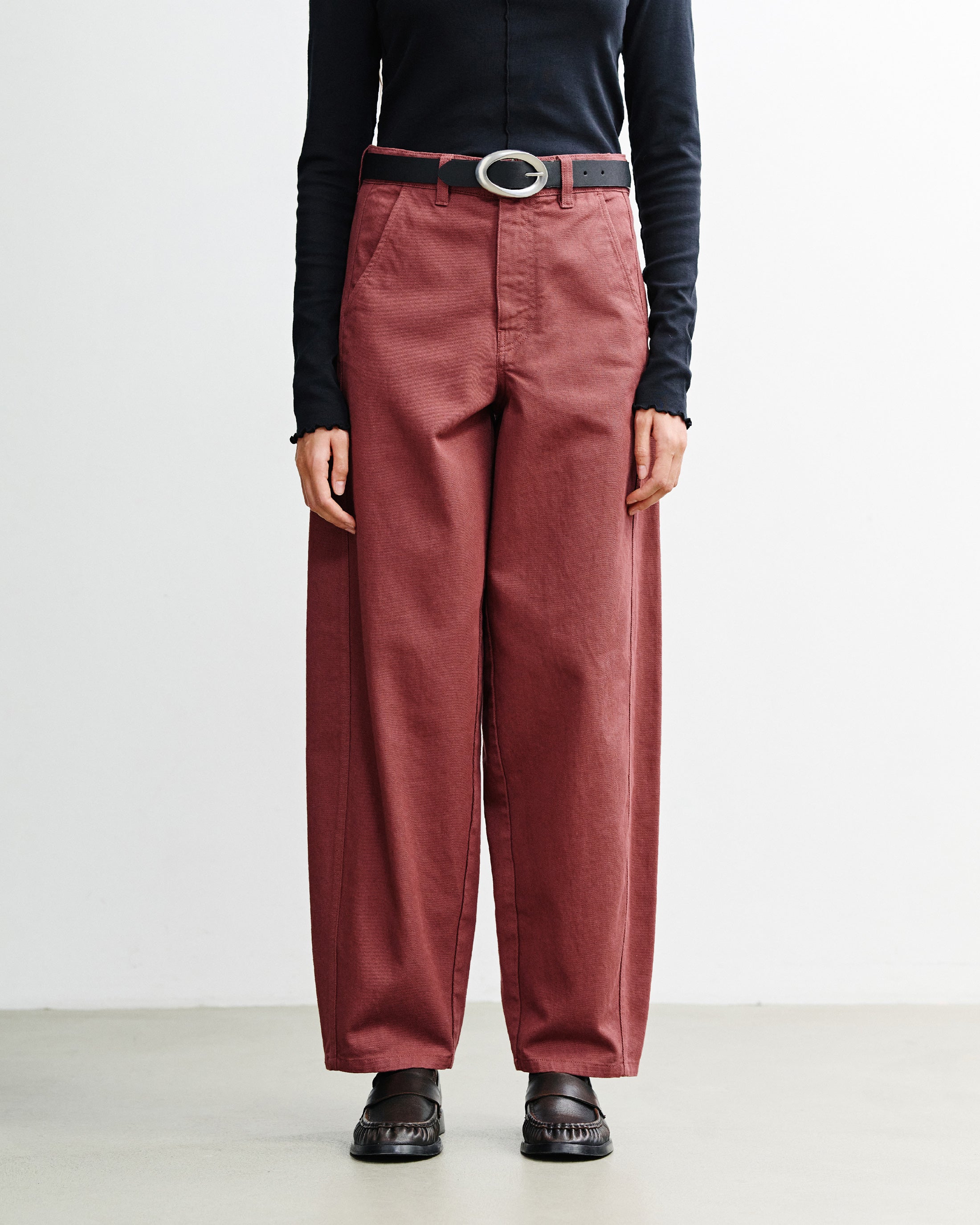 Rote Hose Barrel-Leg aus 100% Bio-Baumwolle von Rotholz