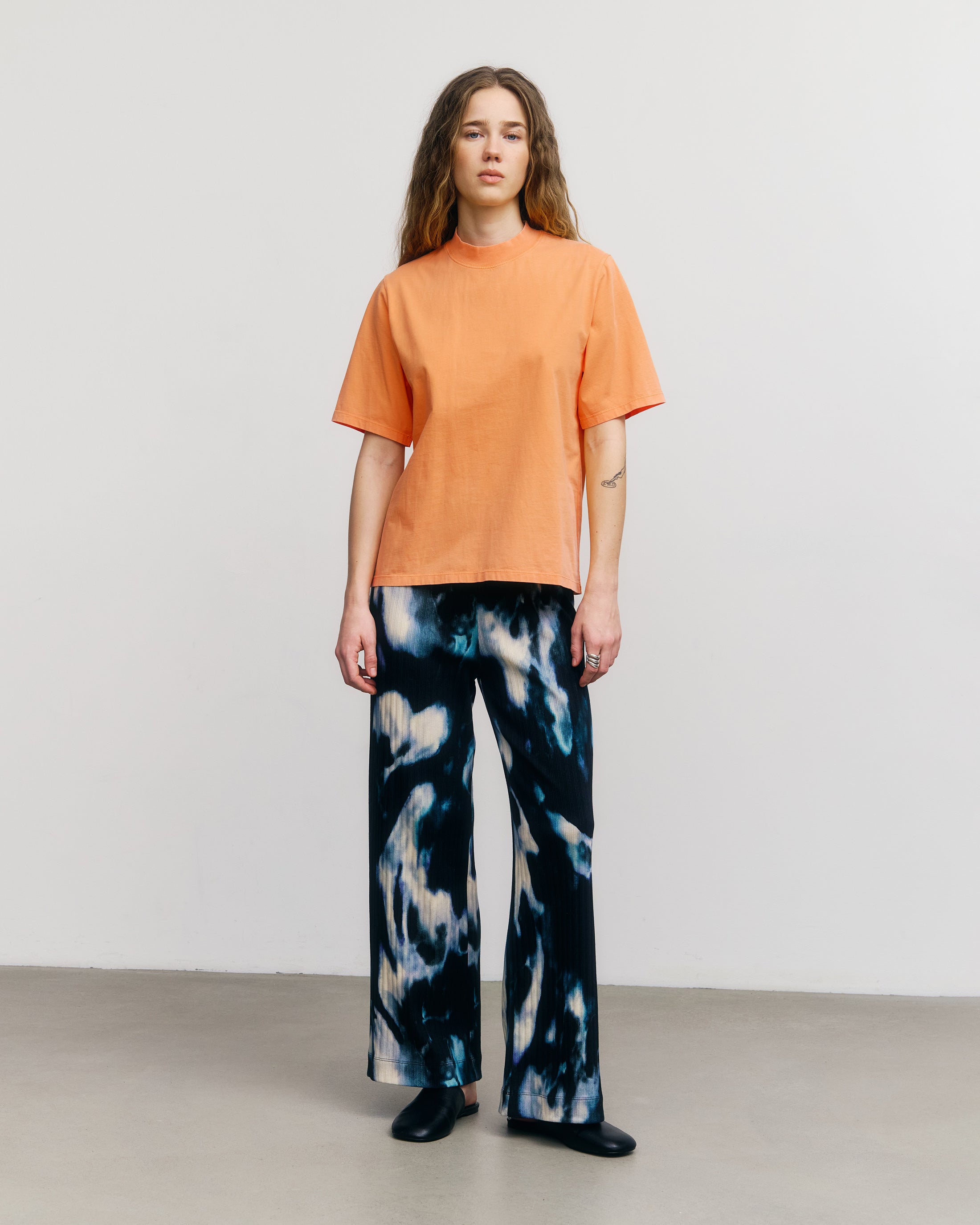 Oranges T-Shirt aus 100% Baumwolle von Rotholz