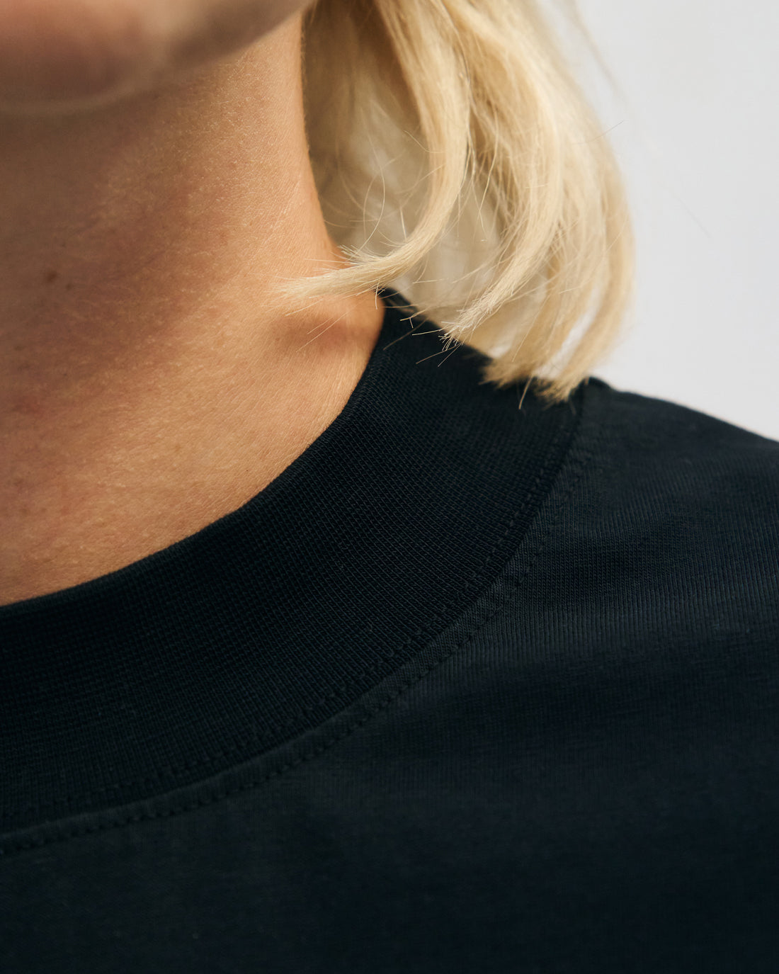 T-shirt noir en coton 100% biologique de Rotholz