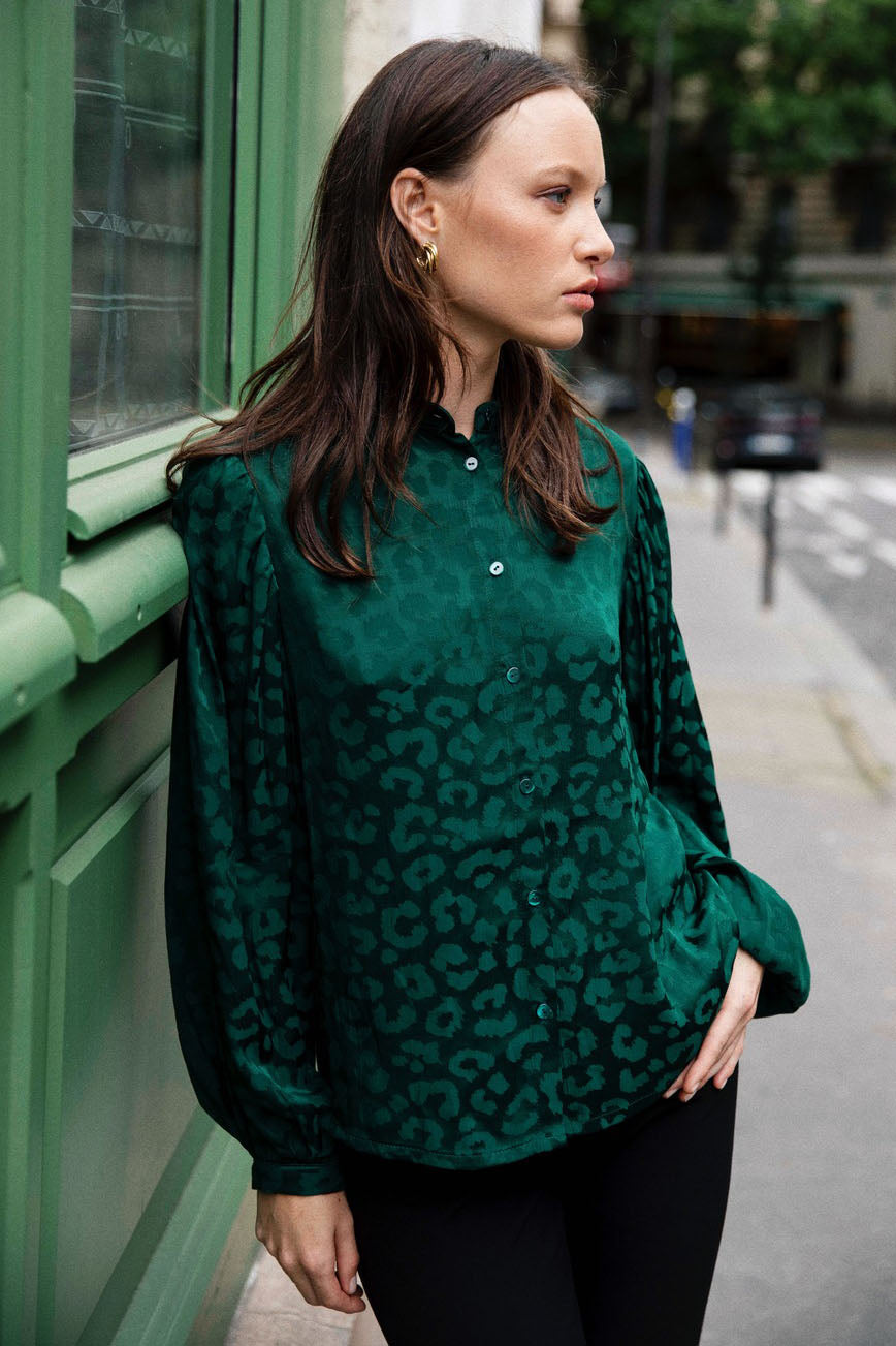 Green blouse Hortensia made of 100% viscose by Avani