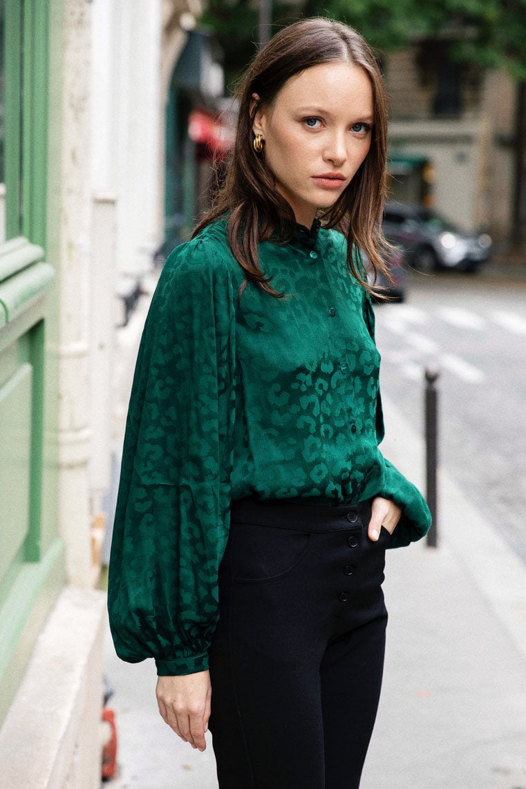 Green blouse Hortensia made of 100% viscose by Avani
