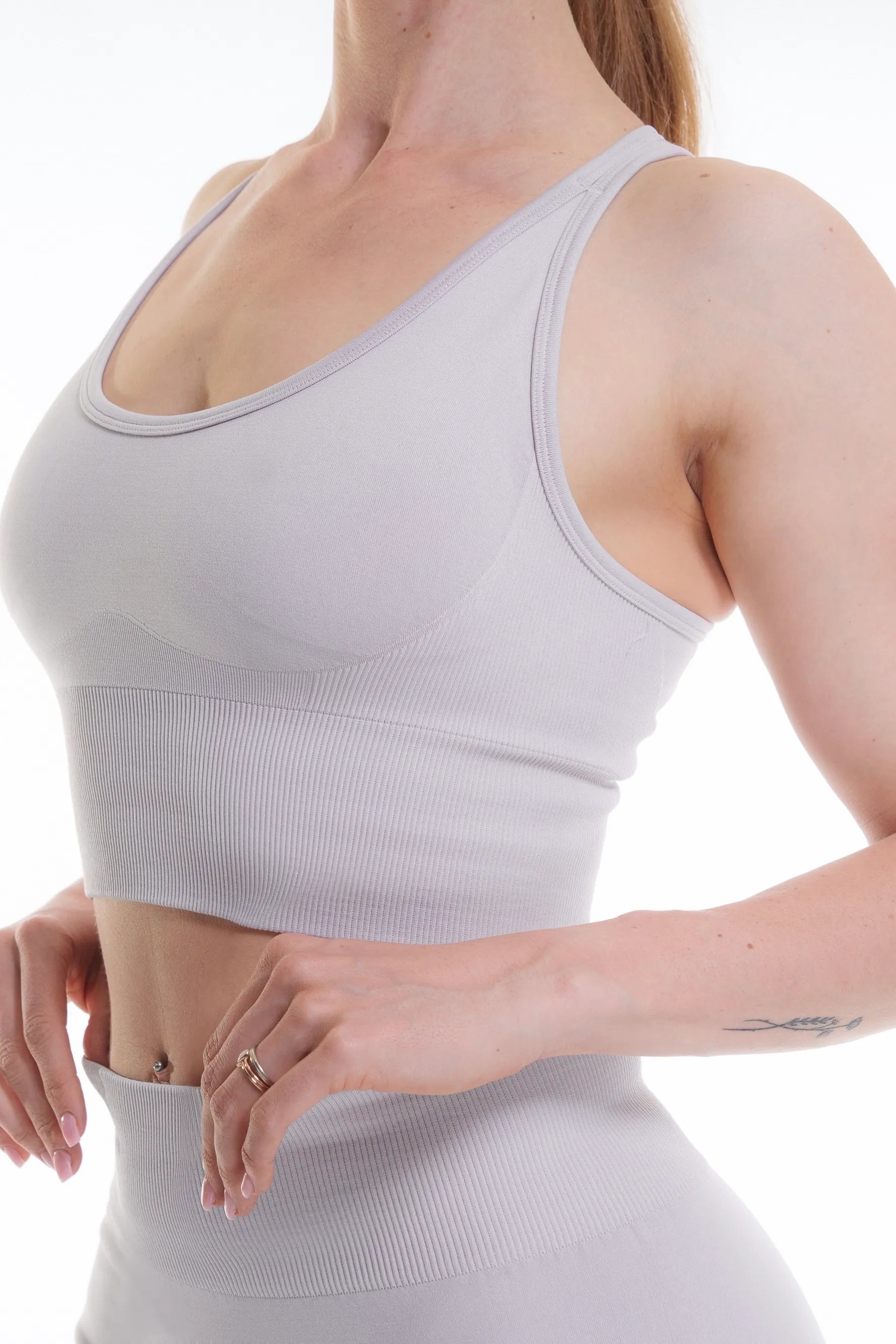 Top Zeyla Seamless made of recycled polyester by Nivays