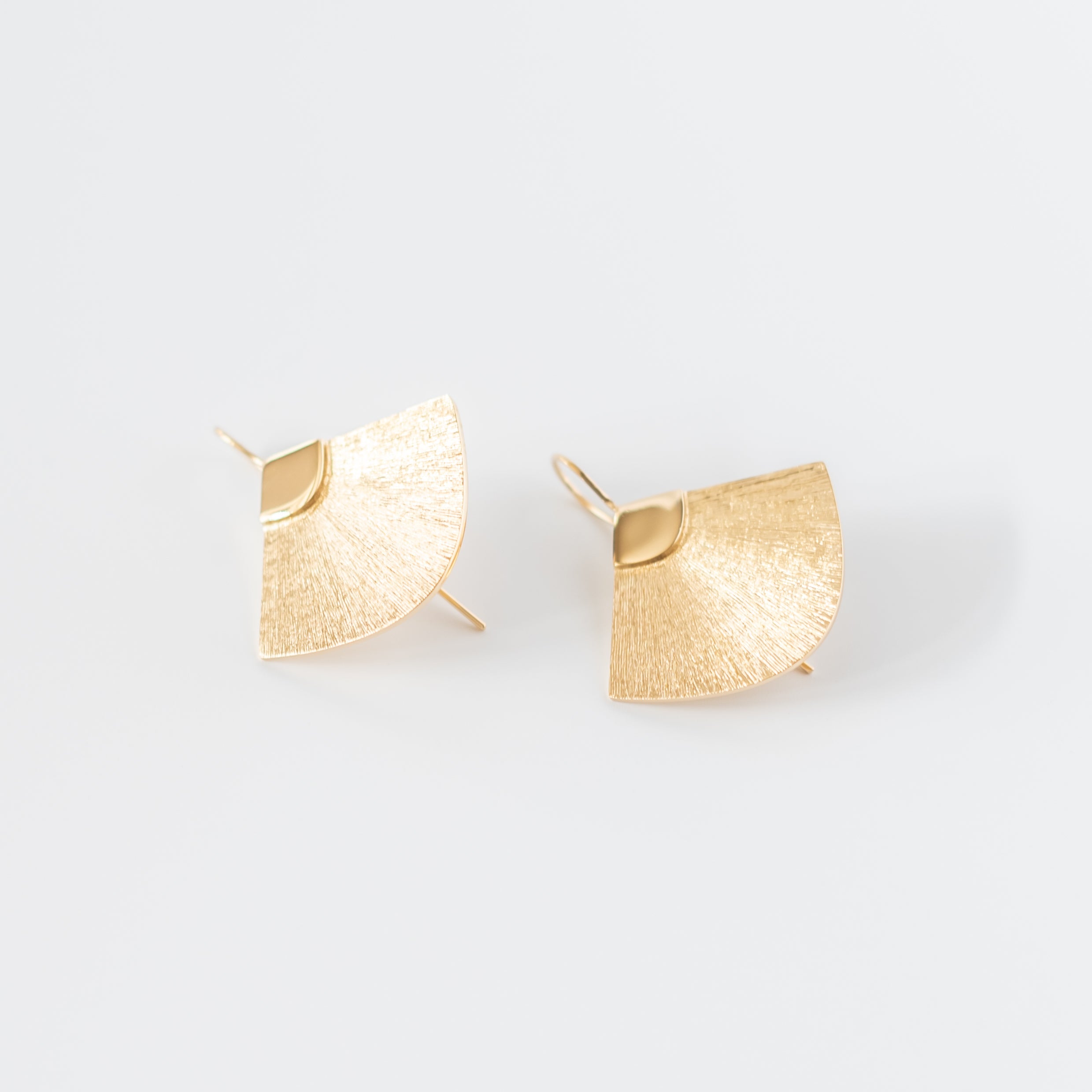 Abanicos pendant earrings