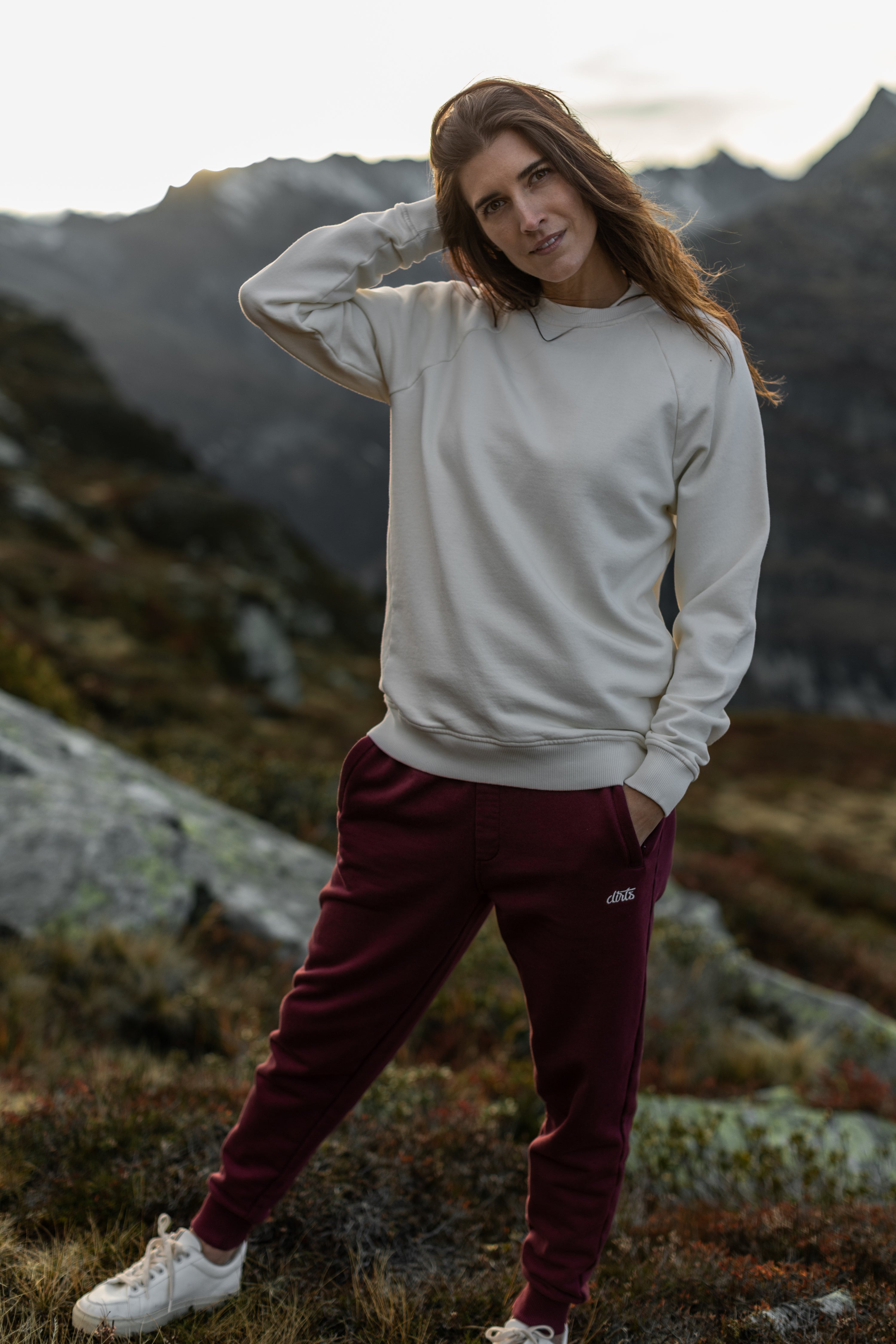 Weisser Pullover Raglan aus 100% Bio-Baumwolle von DIRTS
