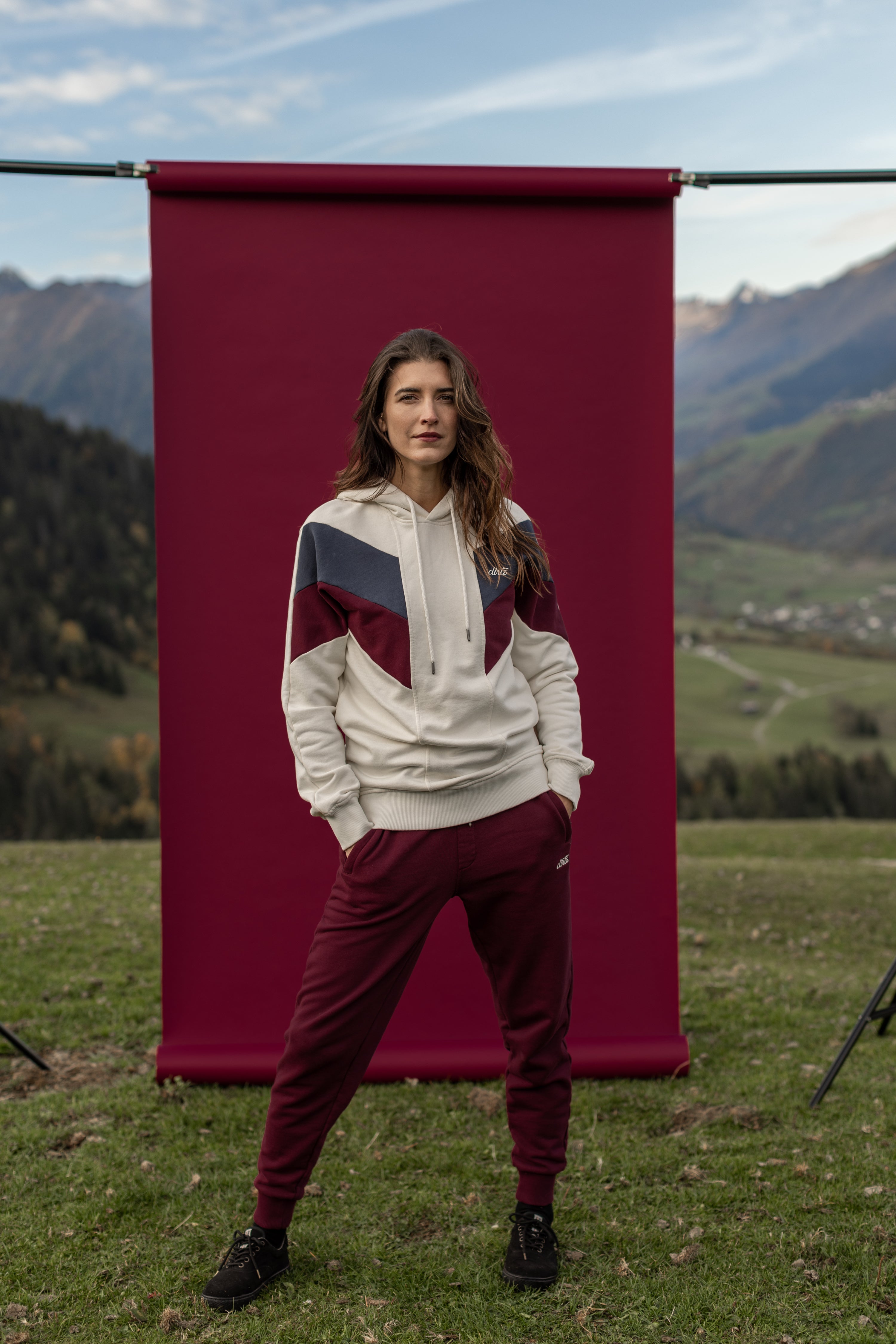 Hoodie Signature made from 100% organic cotton from DIRTS