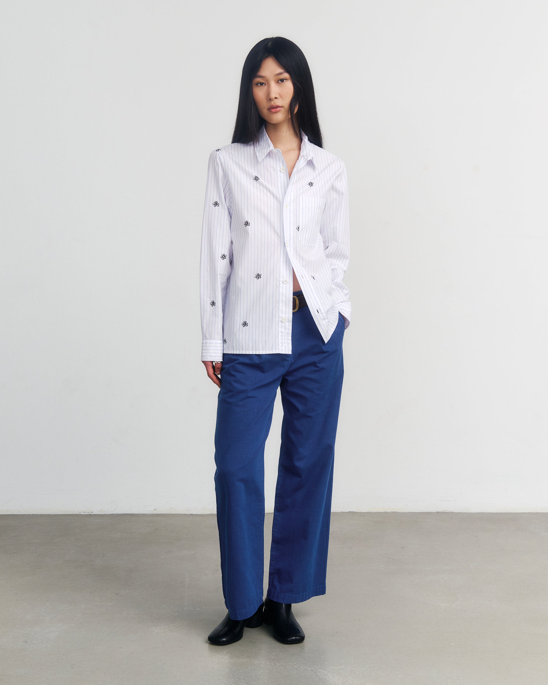 Helles gestreiftes Hemd Flower Print aus Bio-Baumwolle von Rotholz