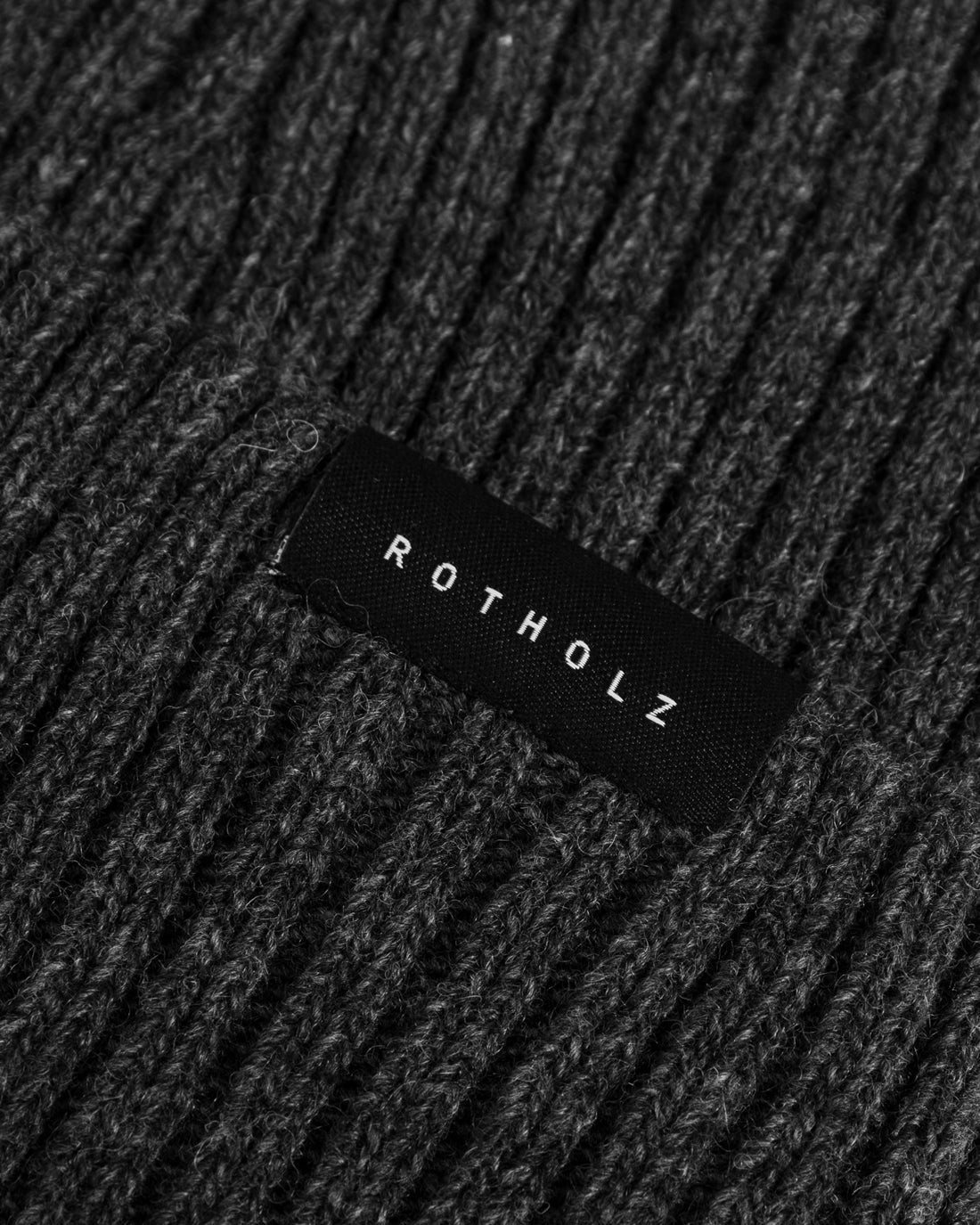 Chapeau classique anthracite en mélange de laine côtelé de Rotholz