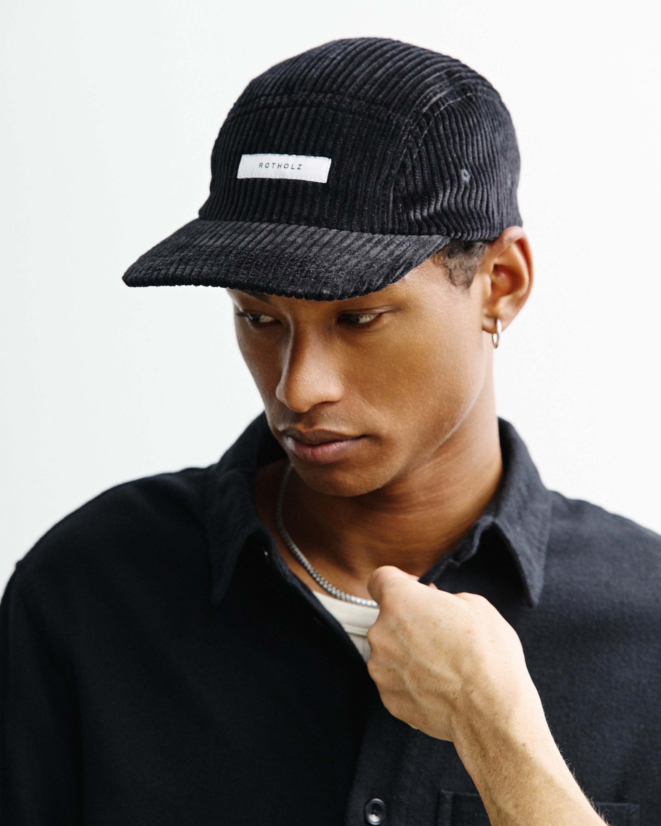 Schwarze Cap Cord 5-Panel aus Bio-Baumwolle von Rotholz