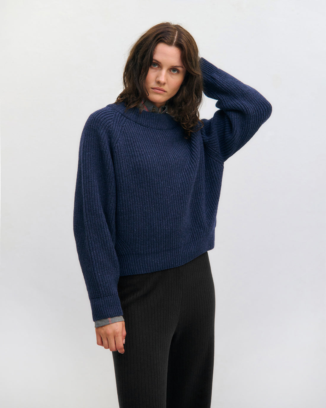 Dunkelblauer Strickpullover aus Recycelter Wolle von Rotholz
