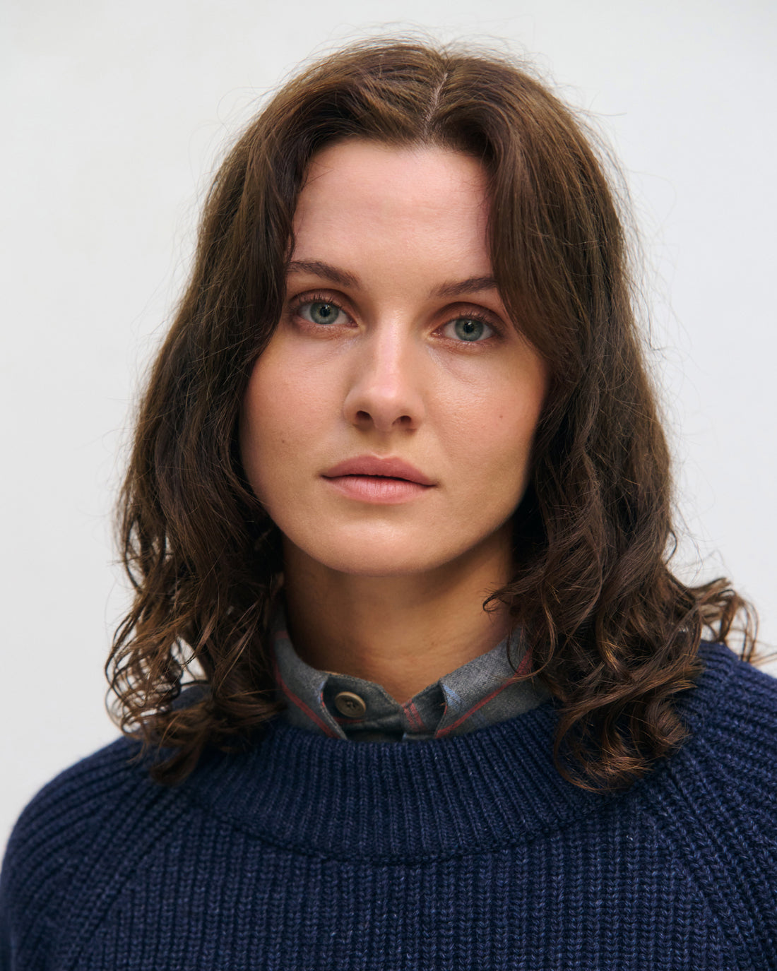 Dunkelblauer Strickpullover aus Recycelter Wolle von Rotholz
